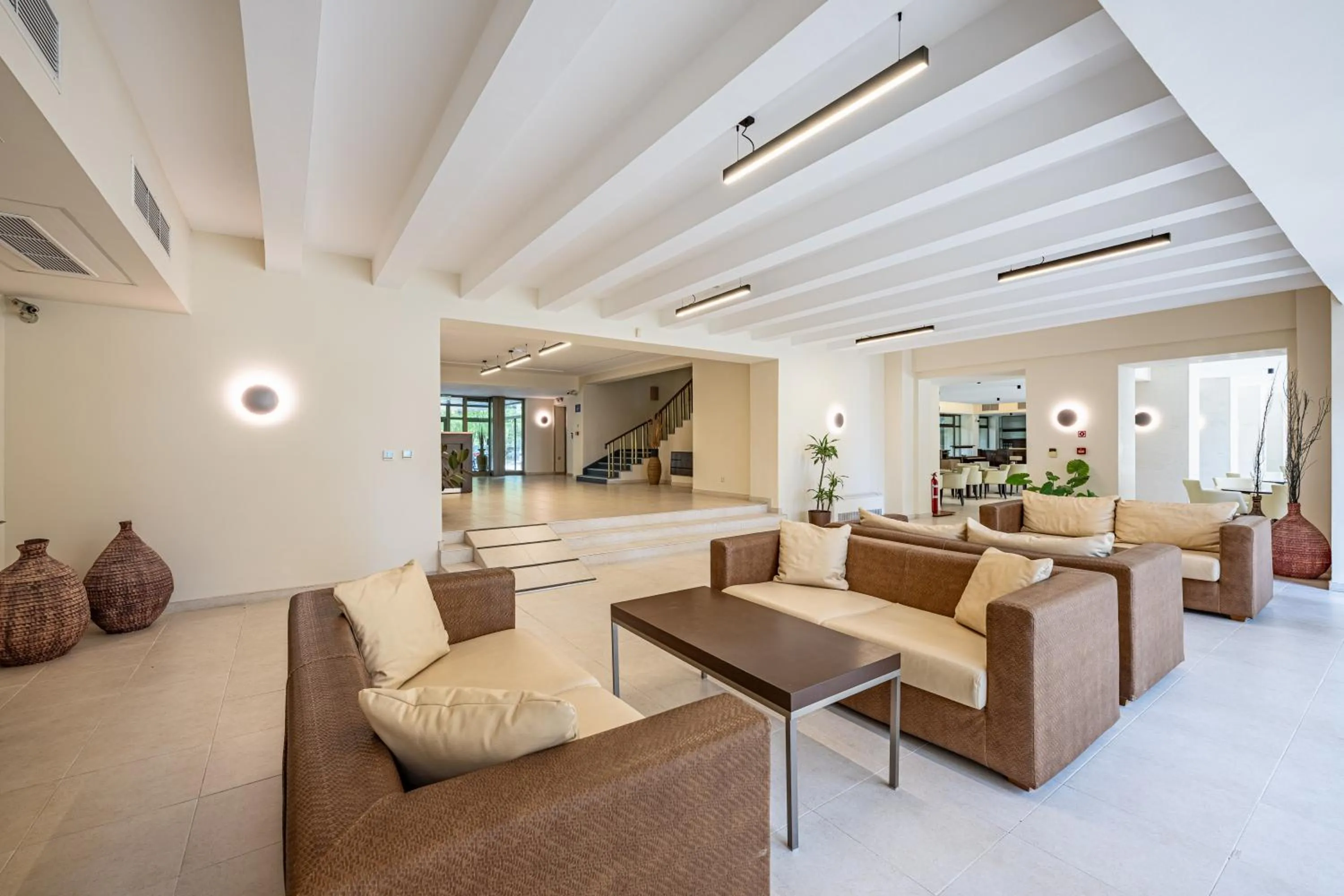 Lobby or reception in HVD Lotos Hotel - Private Beach & Free Parking