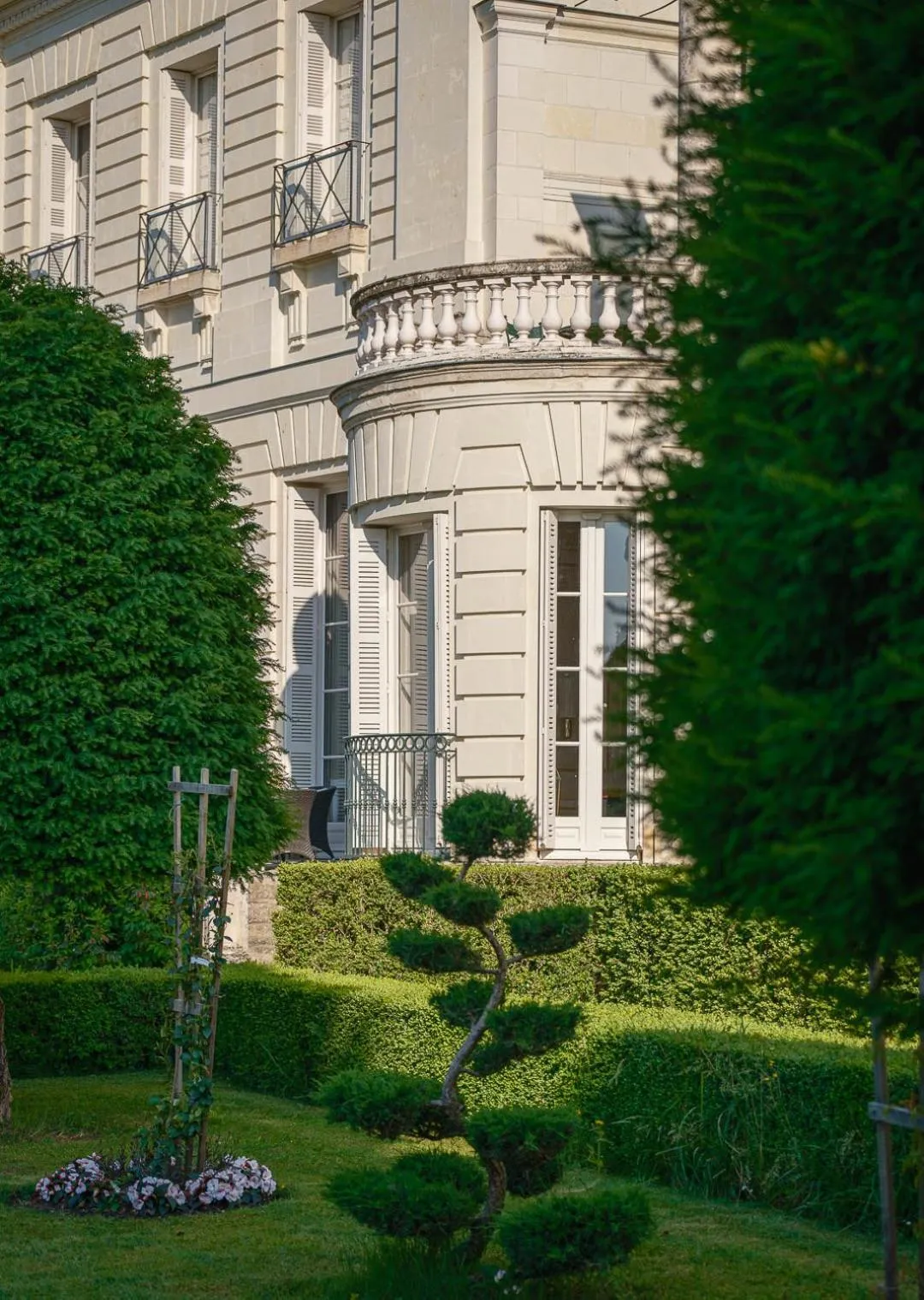 Property building in Chateau De Rochecotte