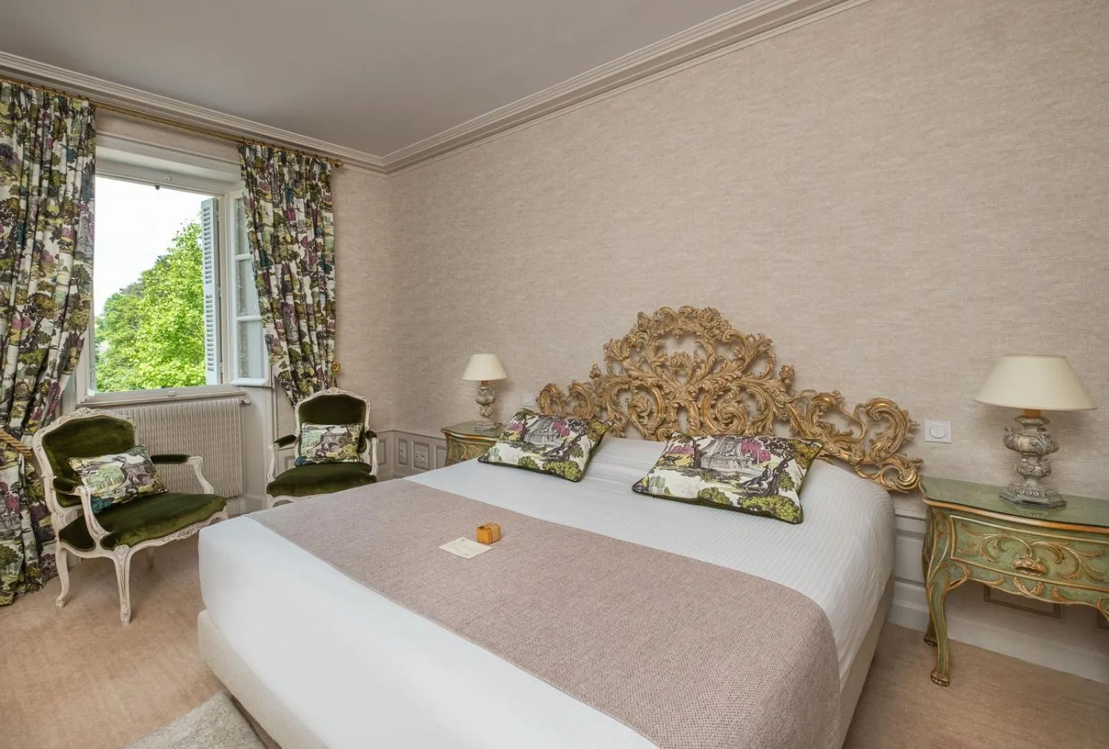 Bed in Chateau De Rochecotte