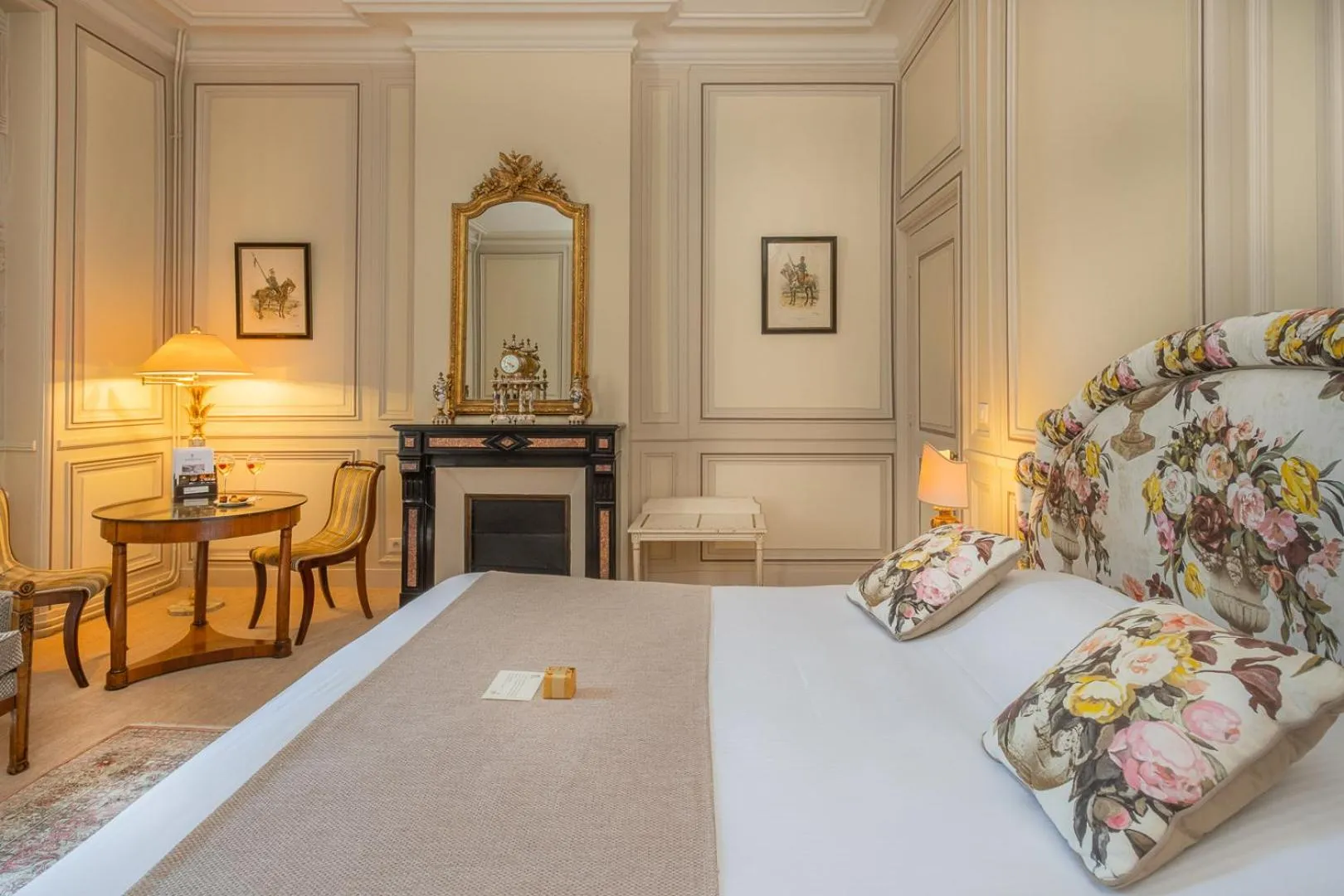 Bed in Chateau De Rochecotte