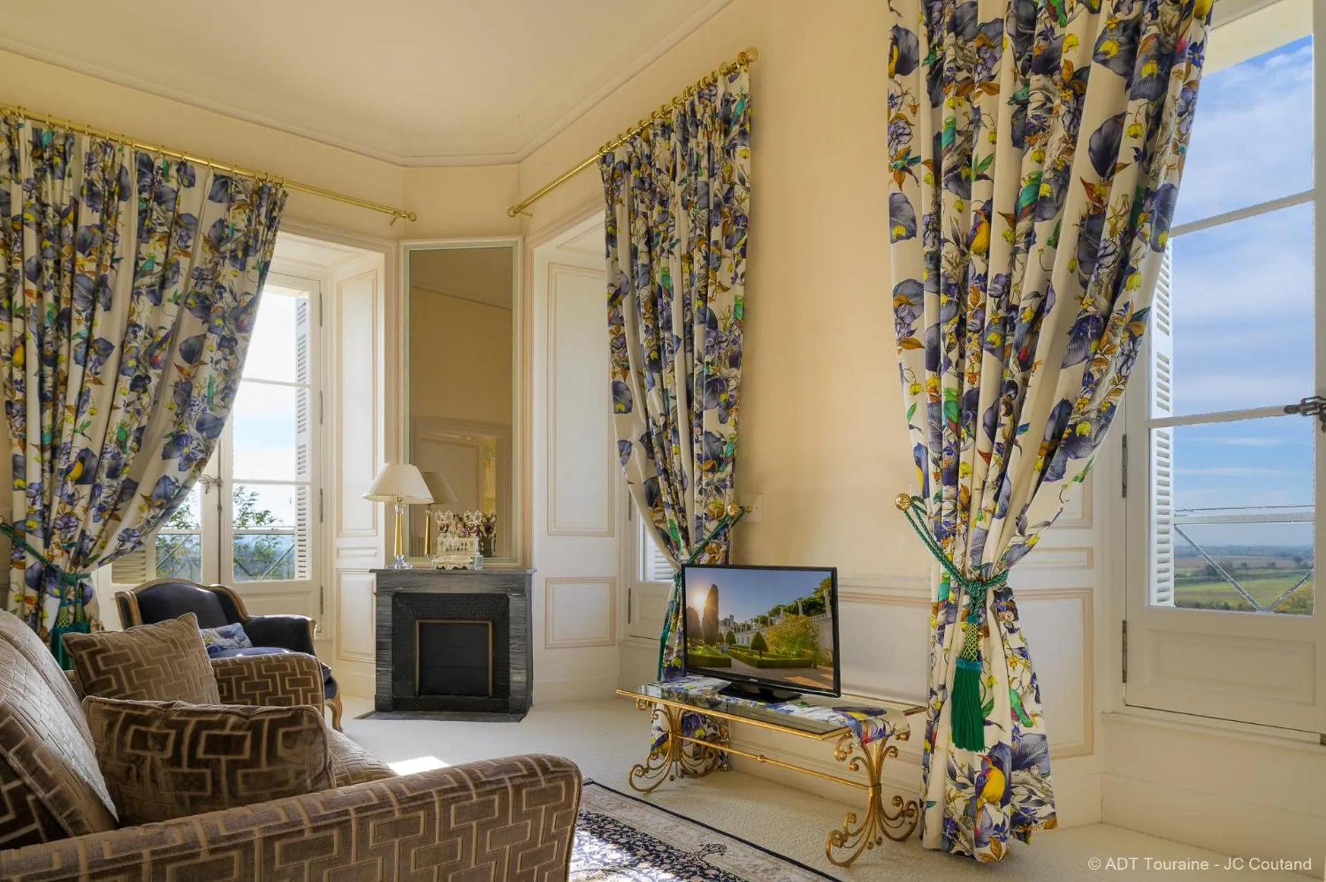 TV and multimedia in Chateau De Rochecotte