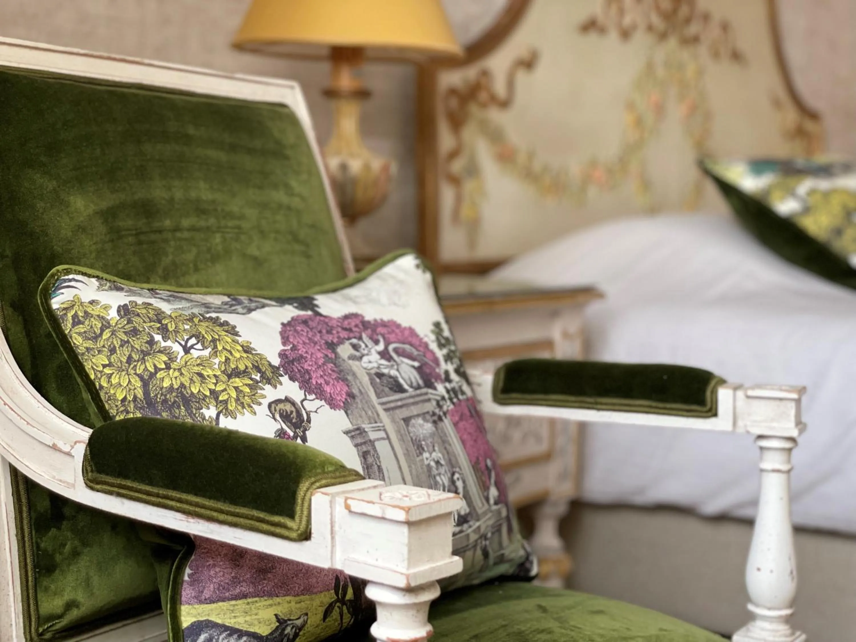 Photo of the whole room, Bed in Chateau De Rochecotte