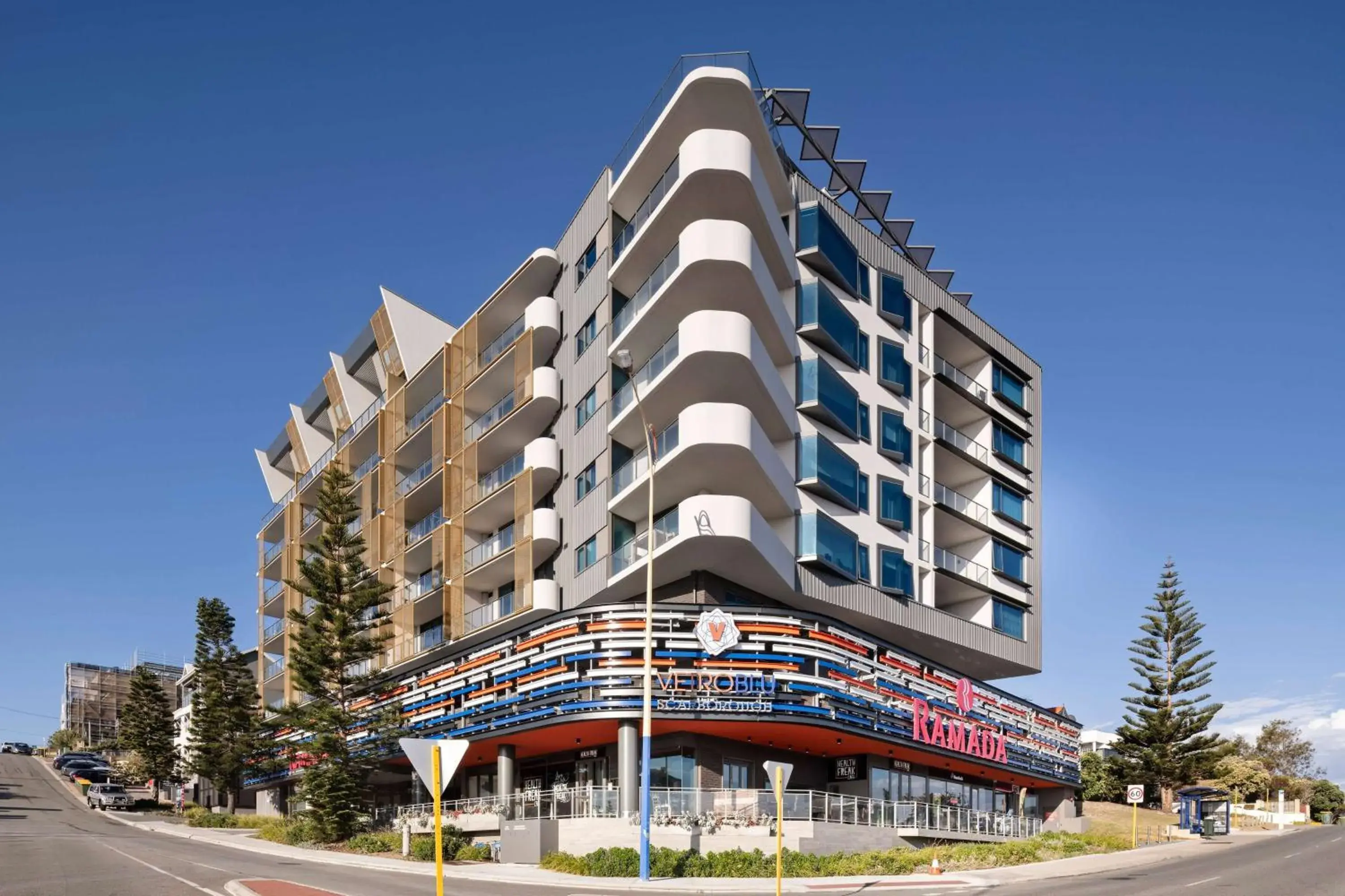 Property building in Ramada by Wyndham VetroBlu Scarborough Beach Property building in Ramada by Wyndham VetroBlu Scarborough Beach