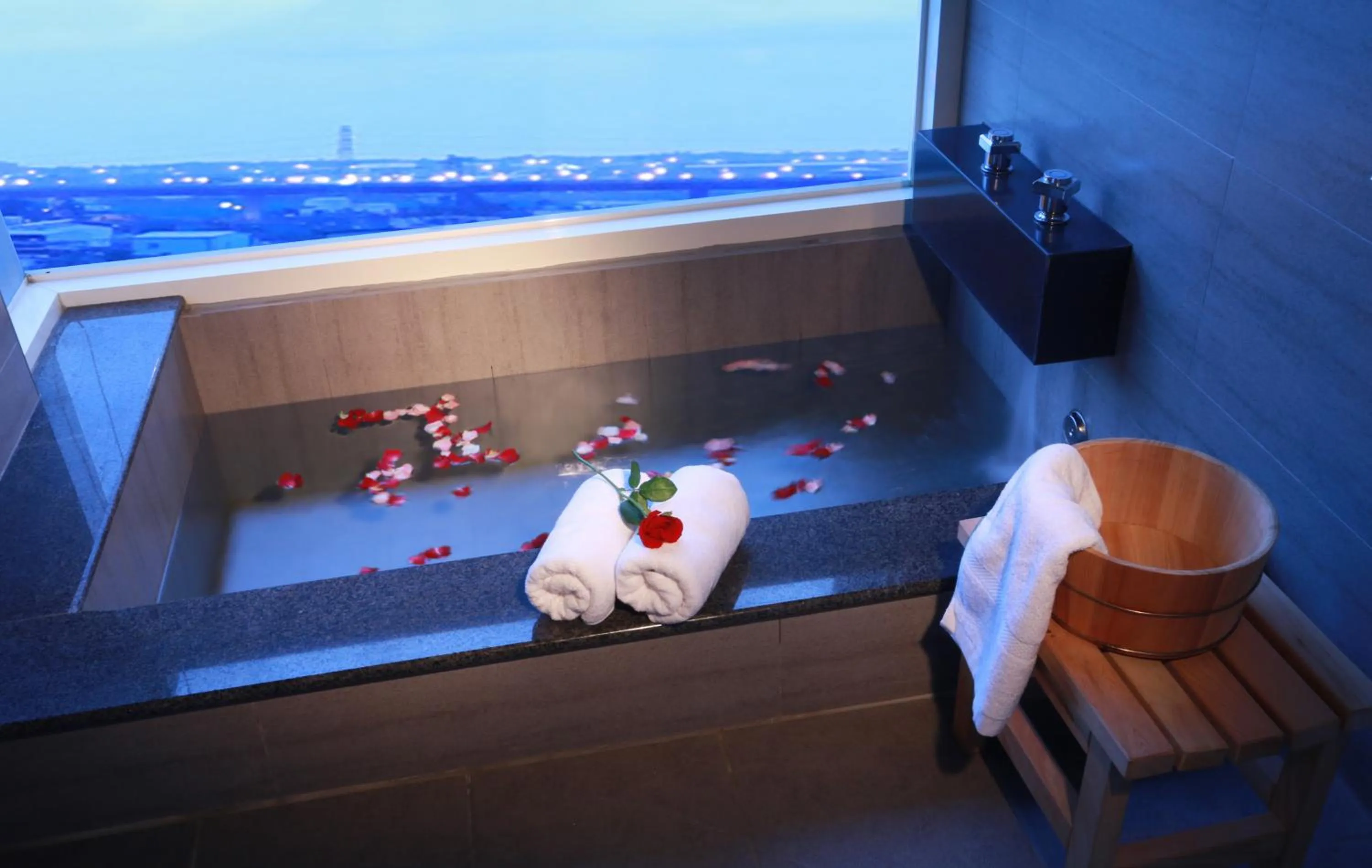 Bathroom in C'est Bon