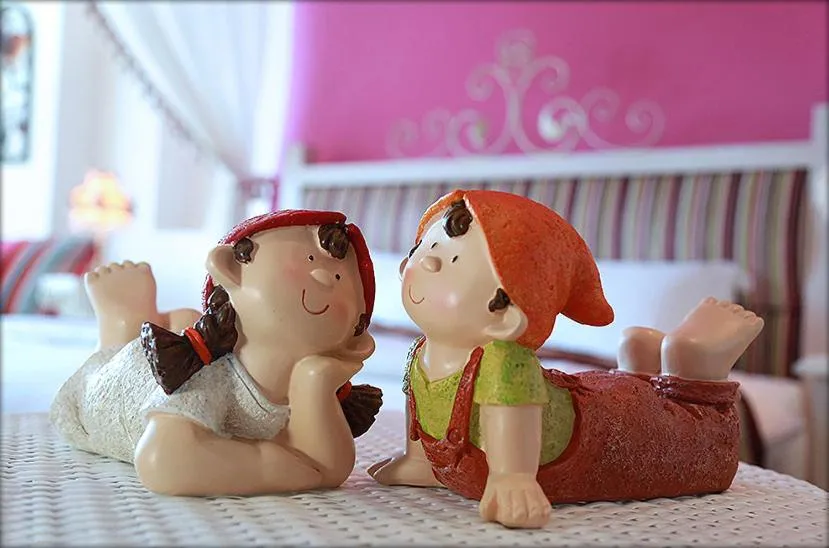 Decorative detail in C'est Bon