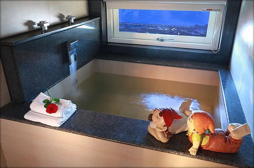 Bathroom in C'est Bon