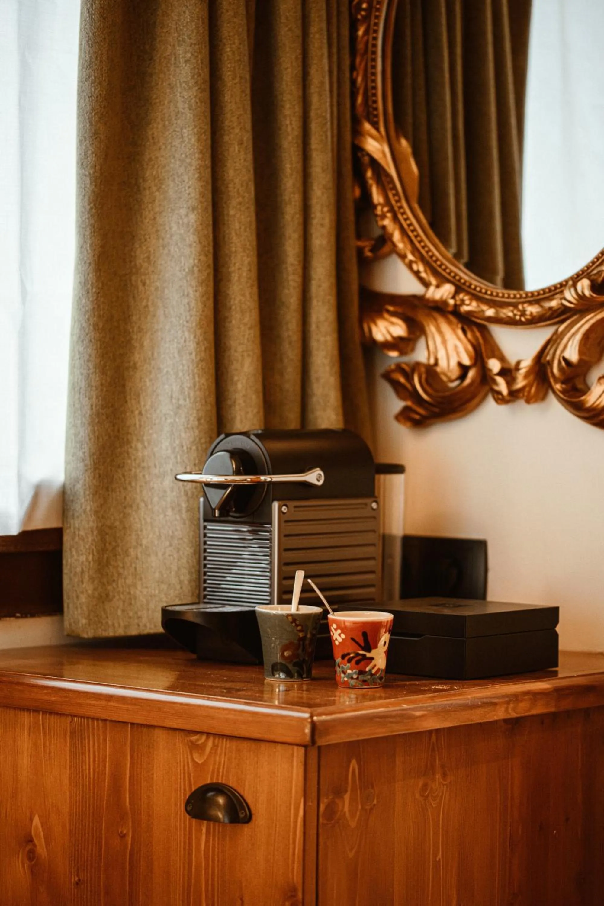 minibar in Hôtel de la Loze