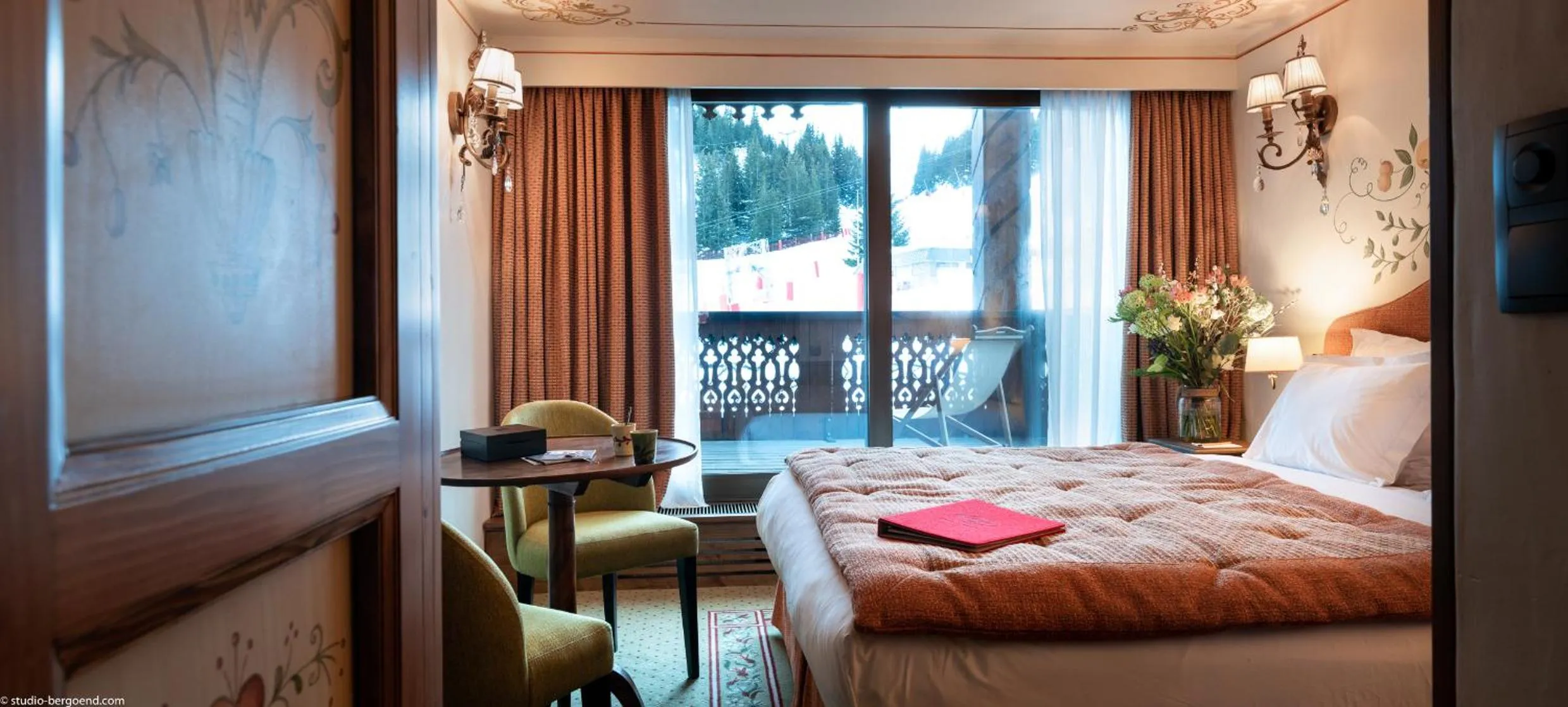 Bed in Hôtel de la Loze