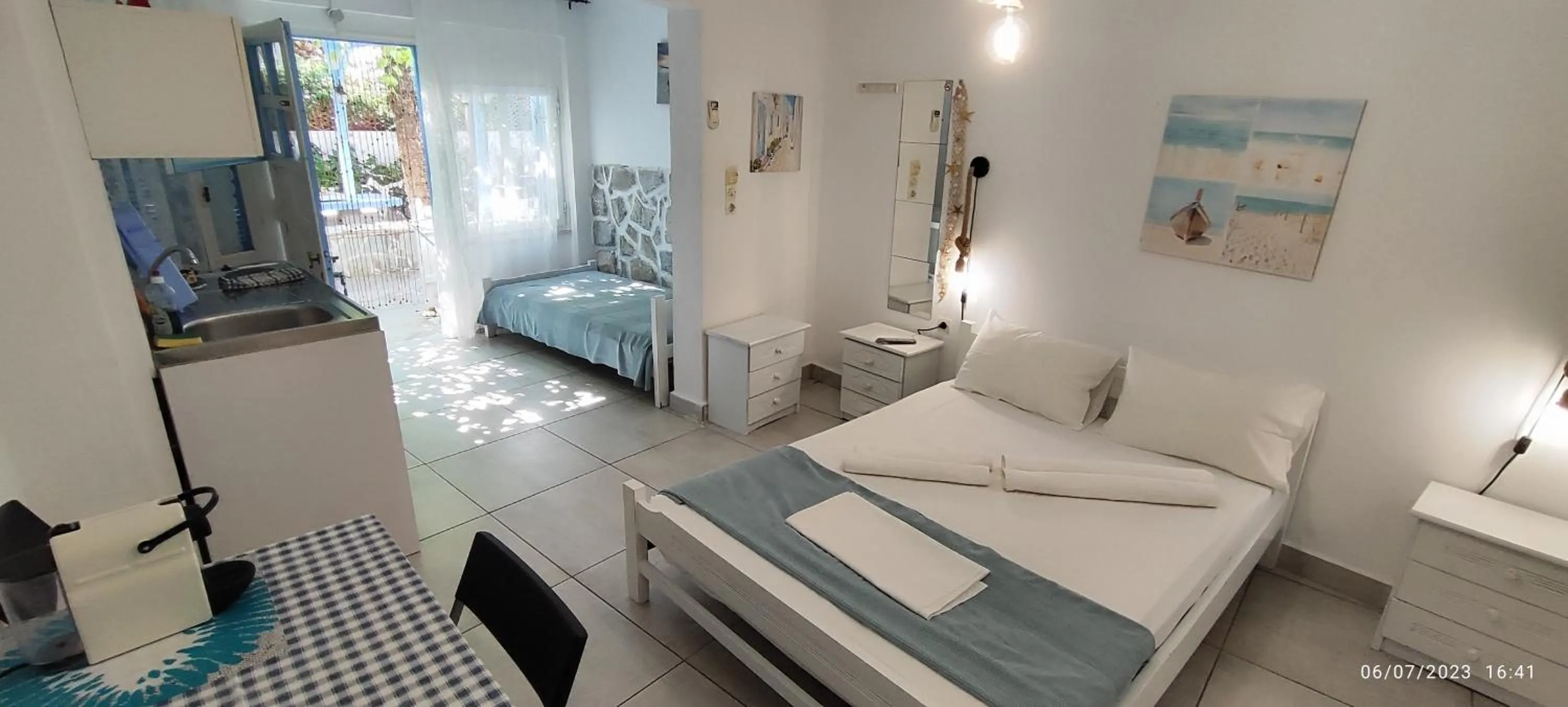 Apanemia Rooms