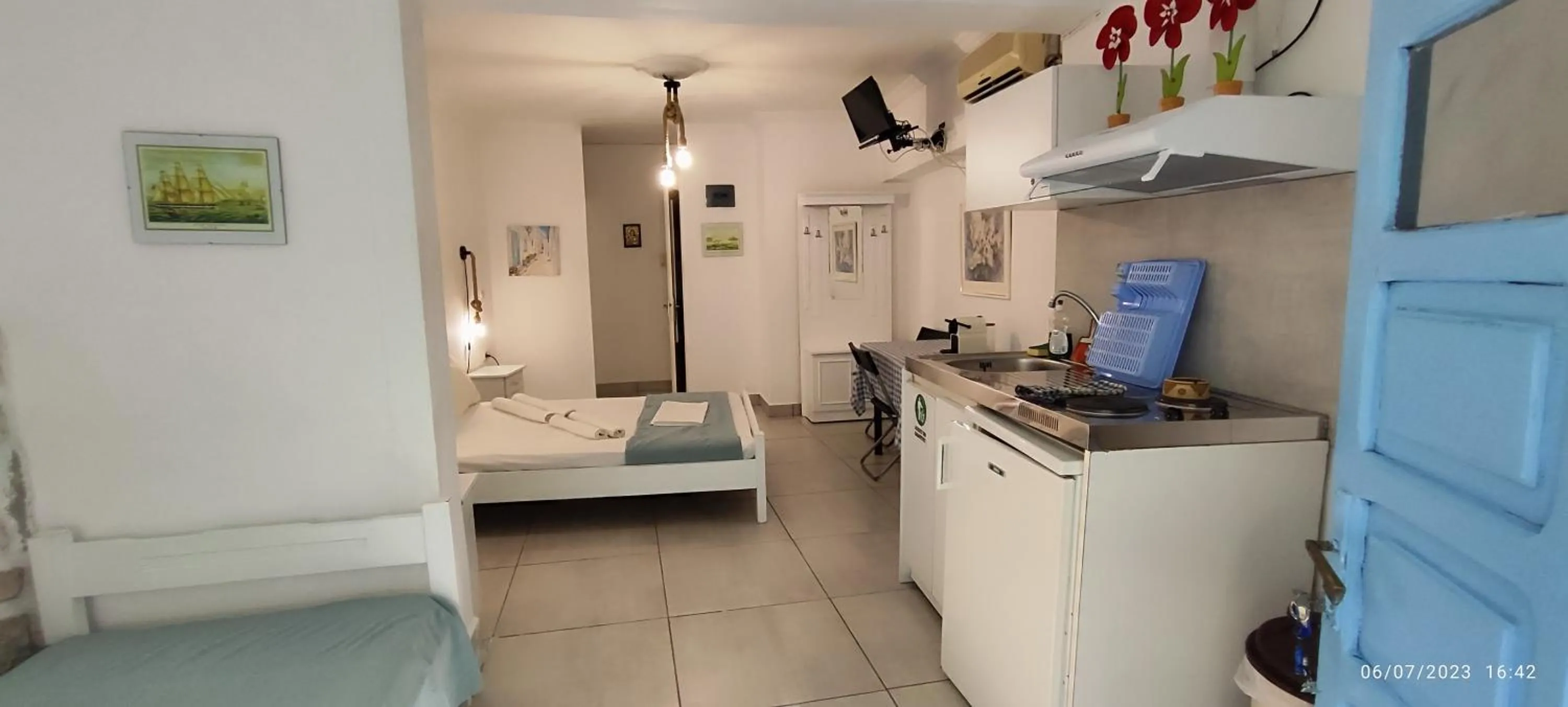 Apanemia Rooms