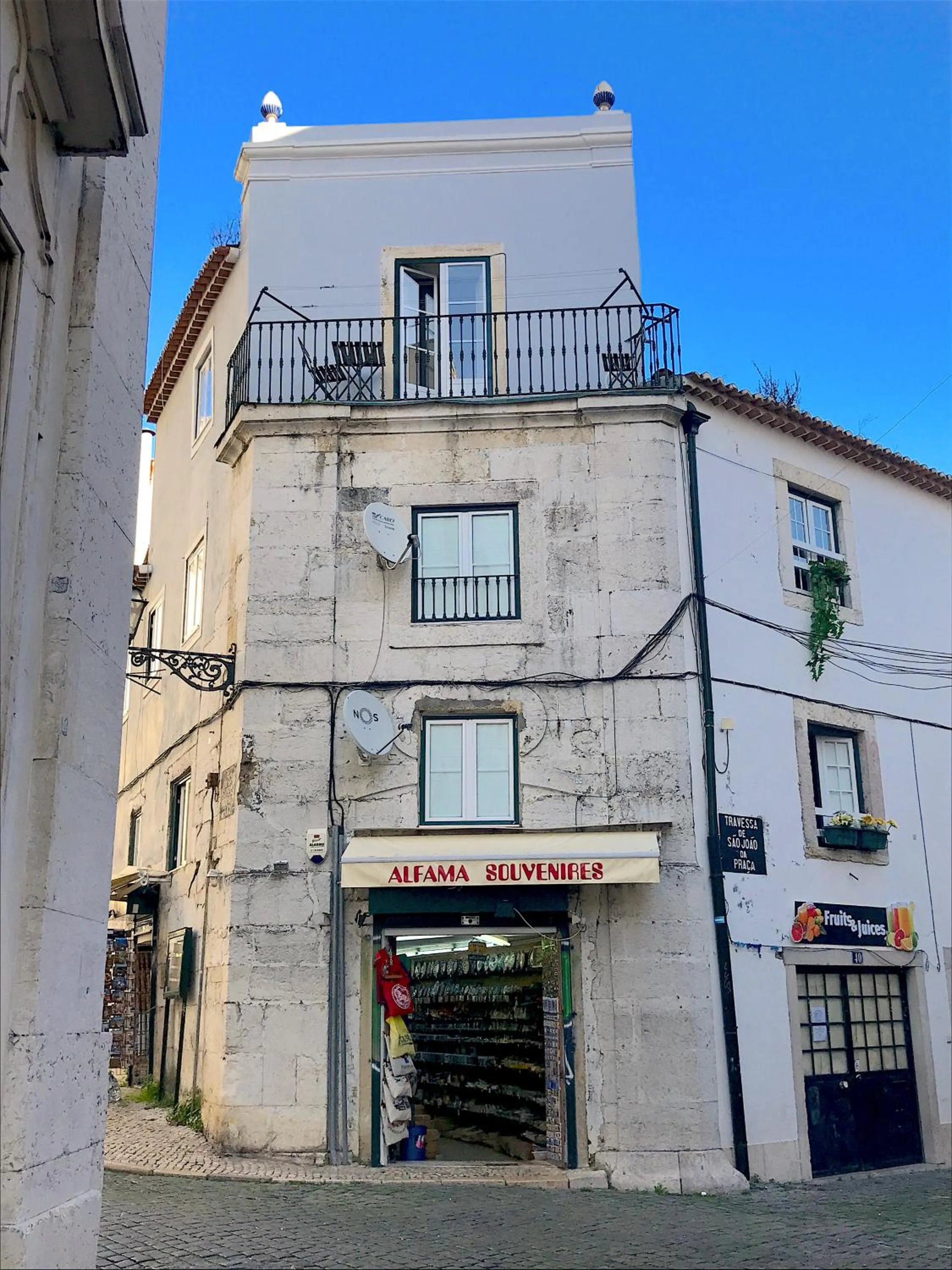 Property building in Apartments Center Alfama