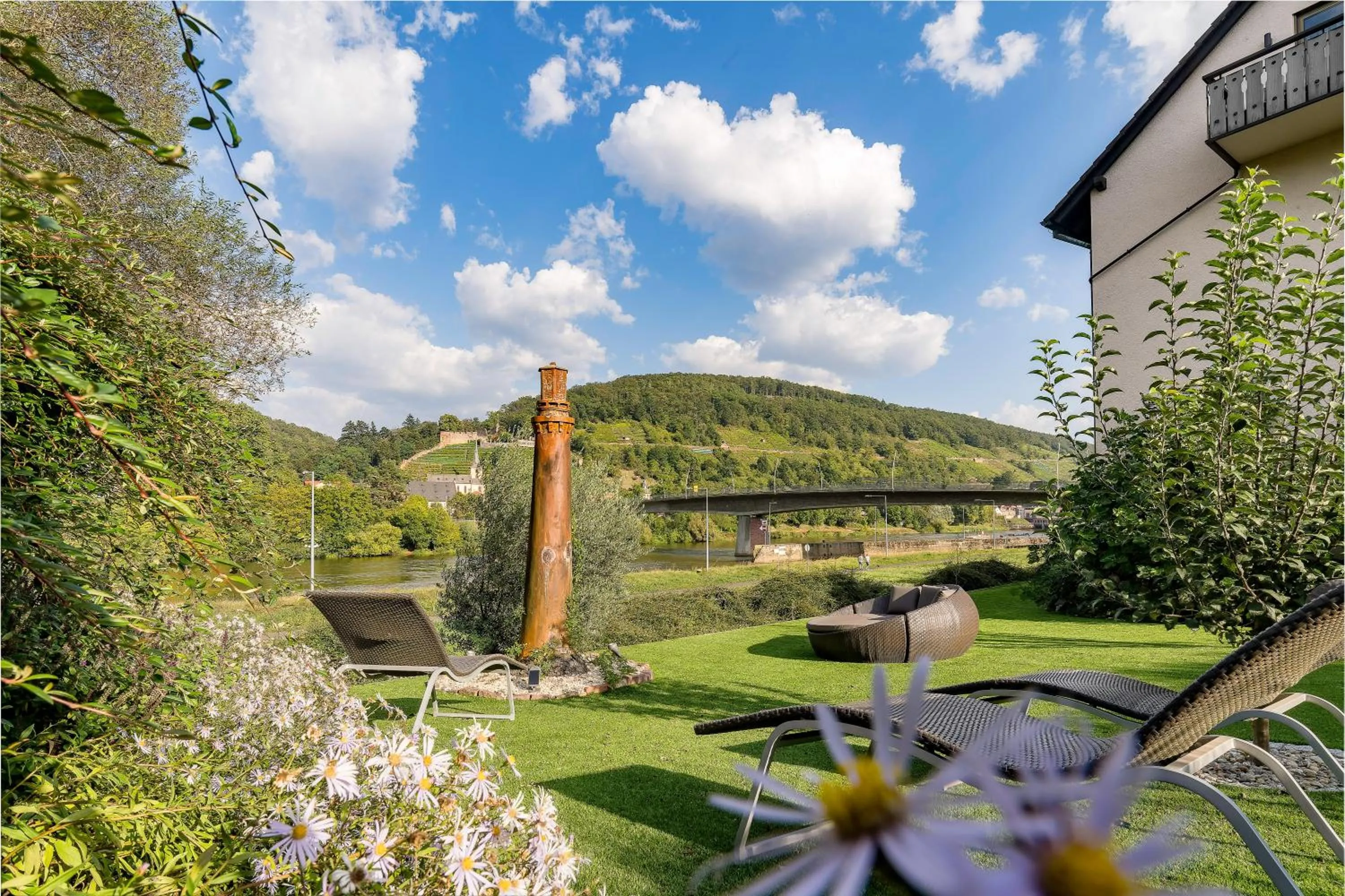 Property building in Hotel Straubs Schöne Aussicht