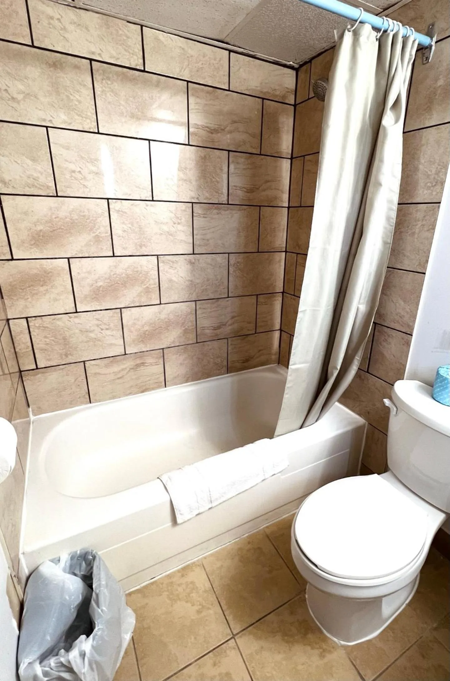 Bathroom in Fairway Inn by the Falls