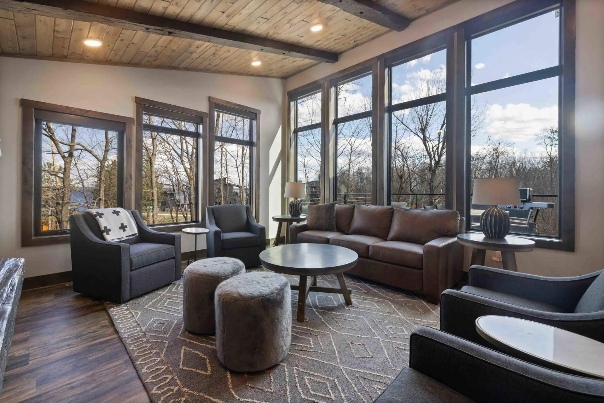 Living room in Quarterdeck Resort