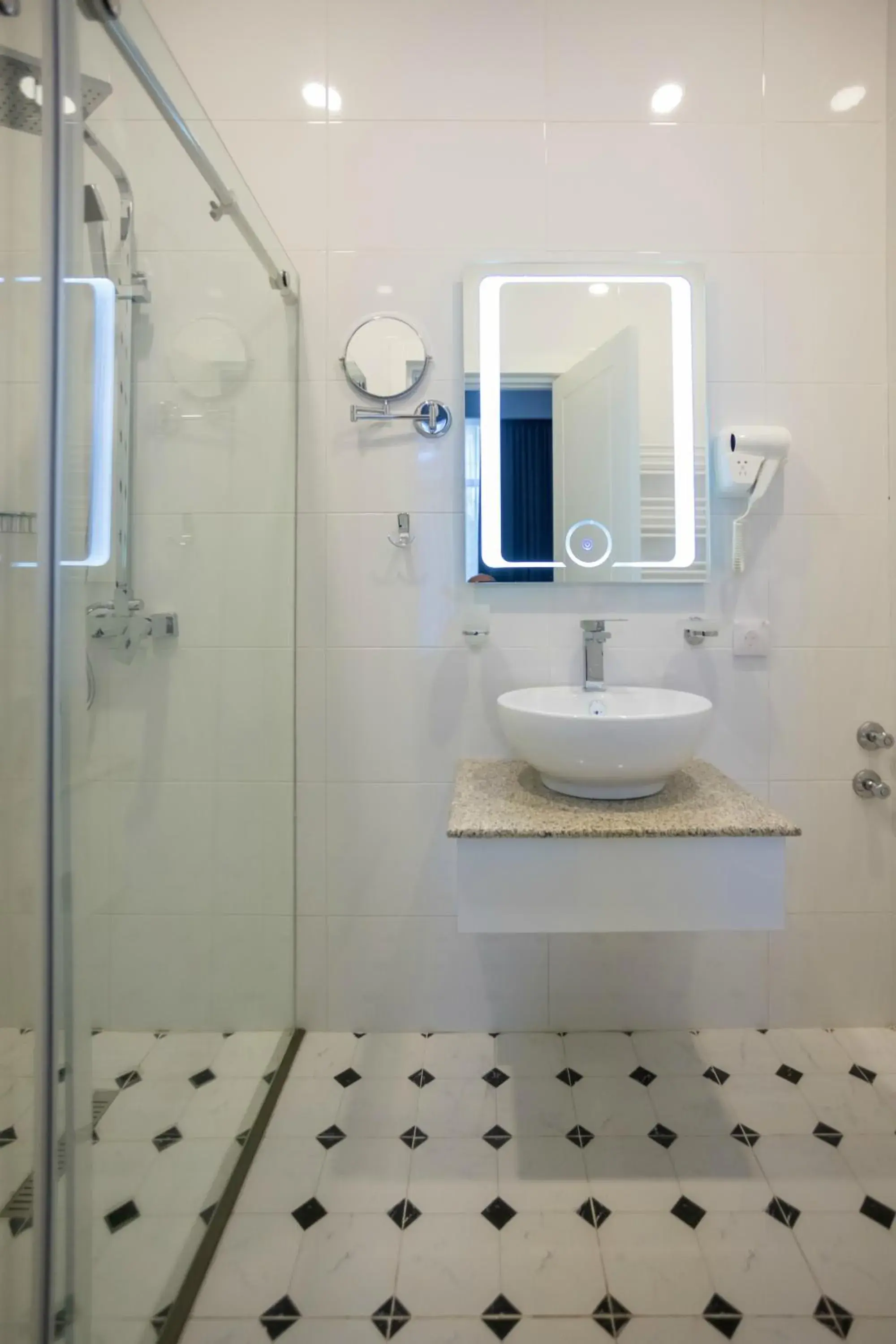 Superior Double or Twin Room with City View in Hotel Genio Superior Double or Twin Room with City View in Hotel Genio