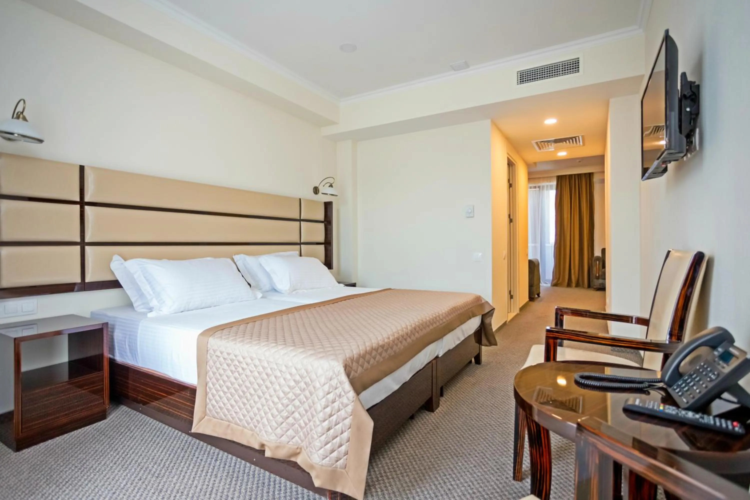 Bedroom, Bed in Hotel Genio