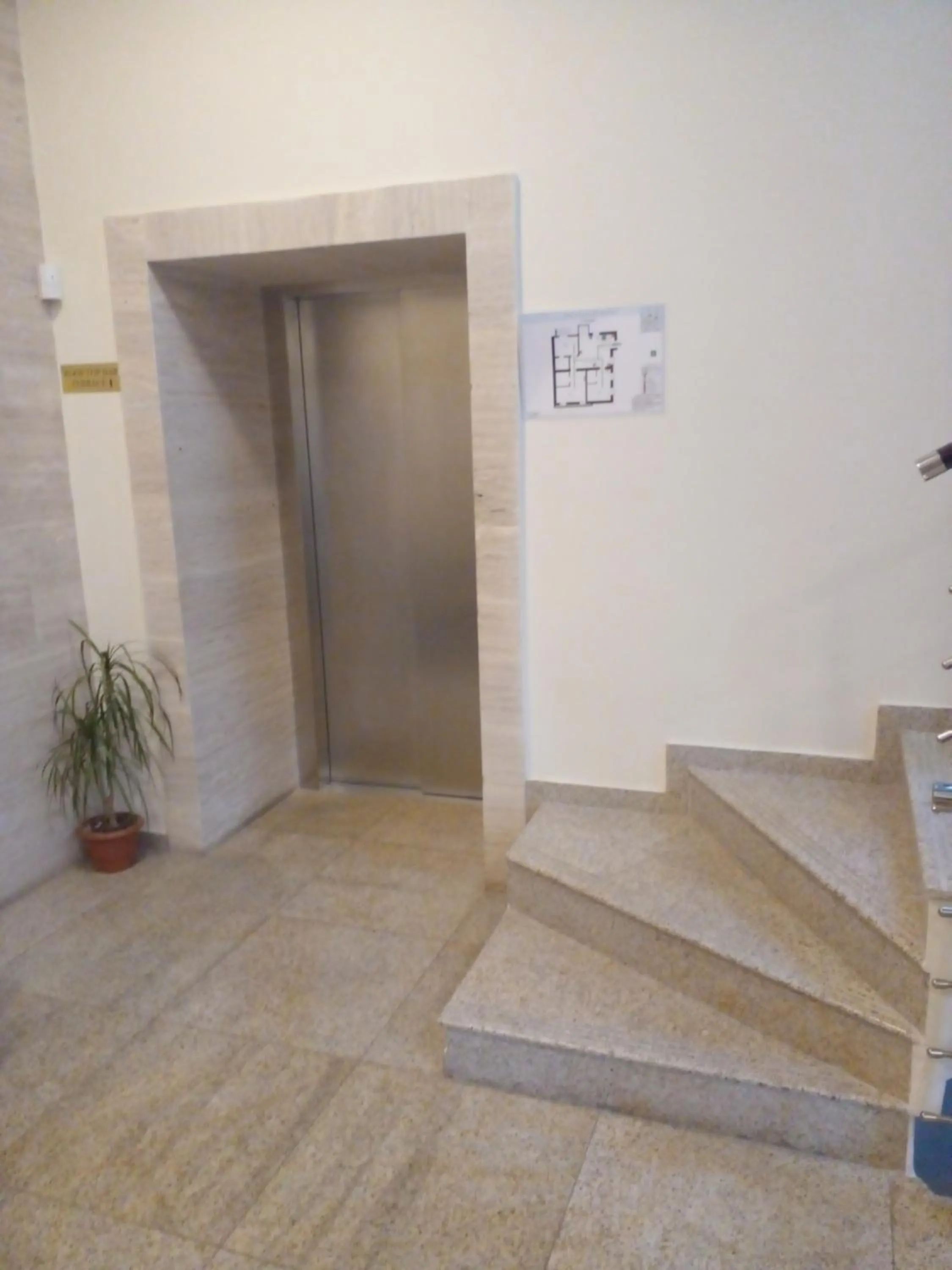 elevator in Hotel Genio