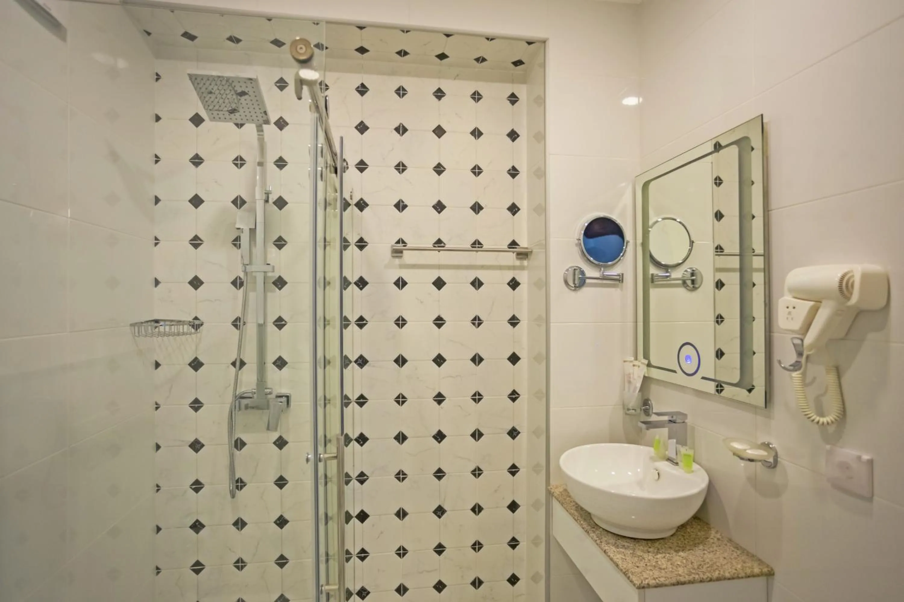 Shower in Hotel Genio