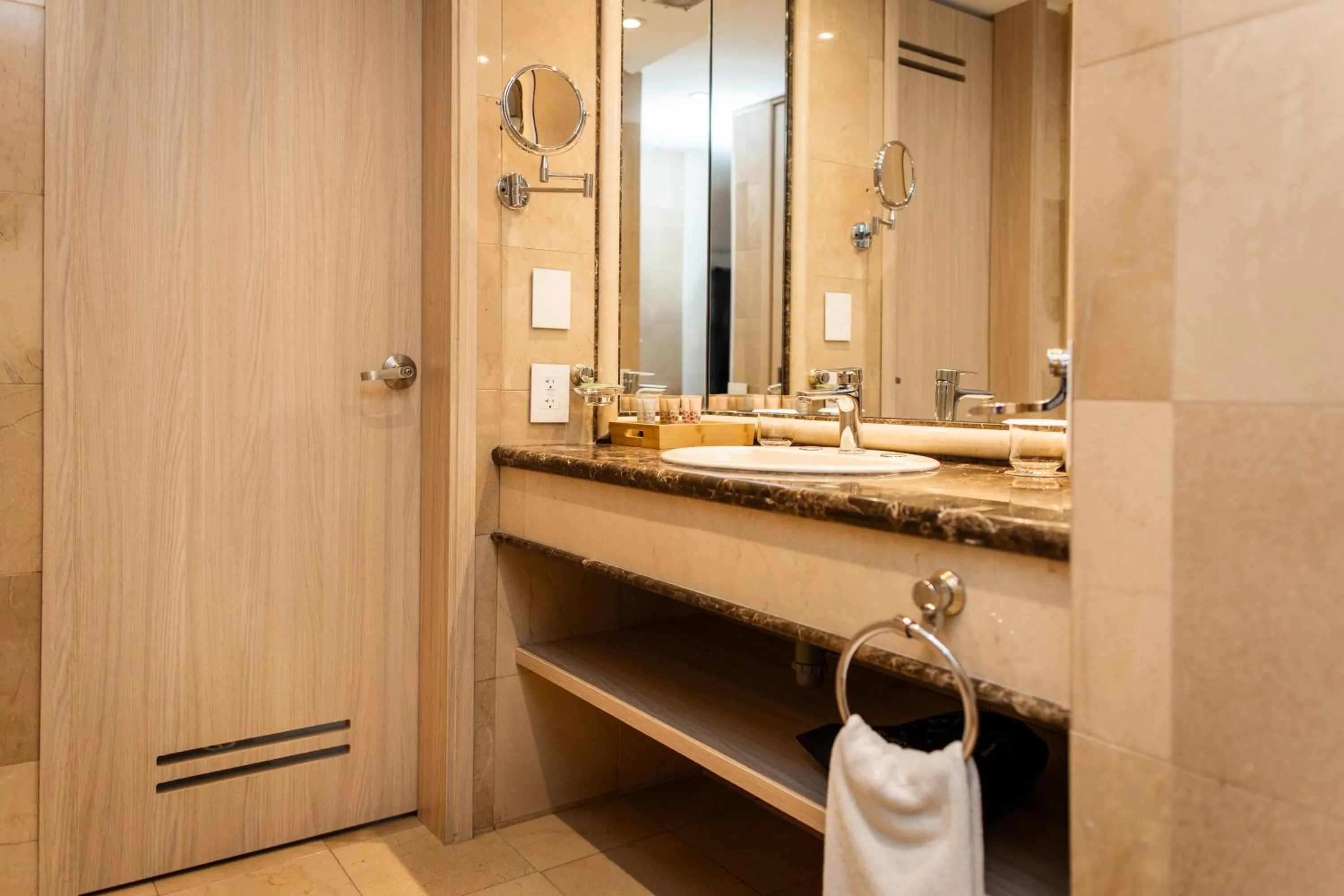 Bathroom in Hotel Portón de la Cabrera
