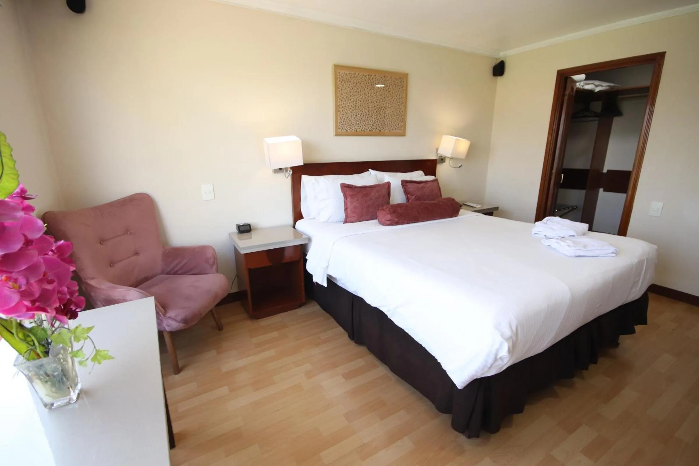 Bedroom, Bed in Lancaster House