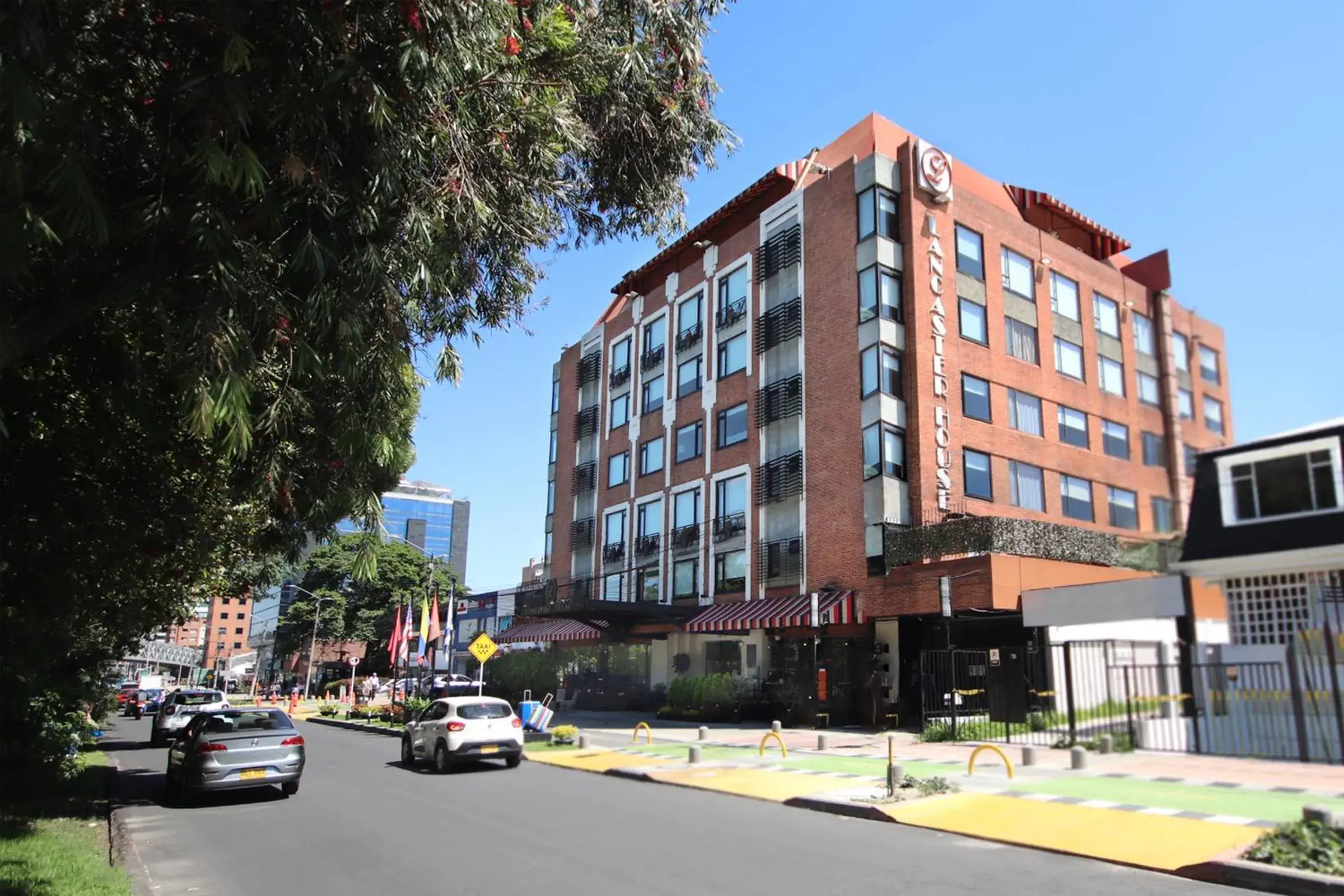 Property building in Lancaster House Property building in Lancaster House