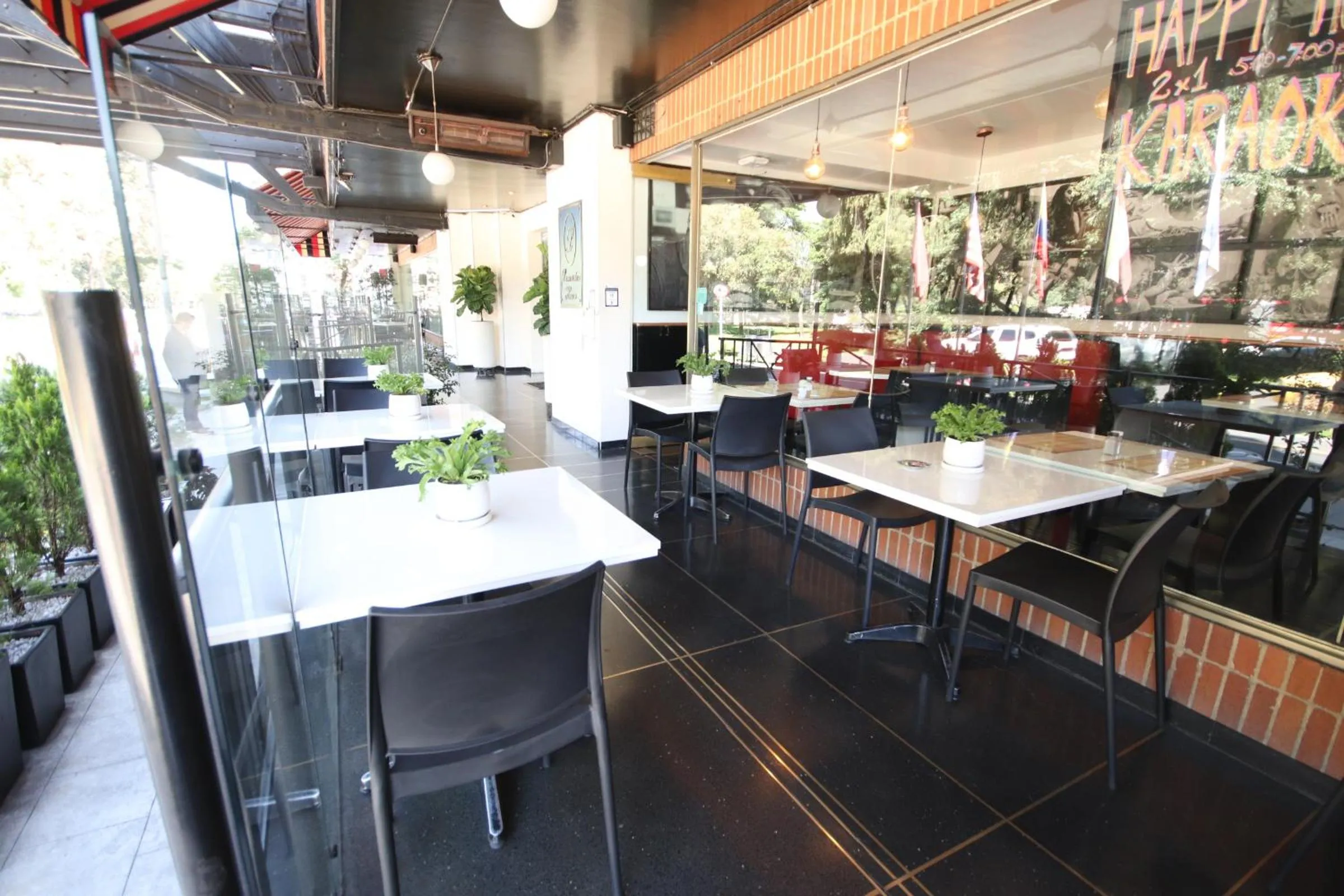 Restaurant/places to eat in Lancaster House