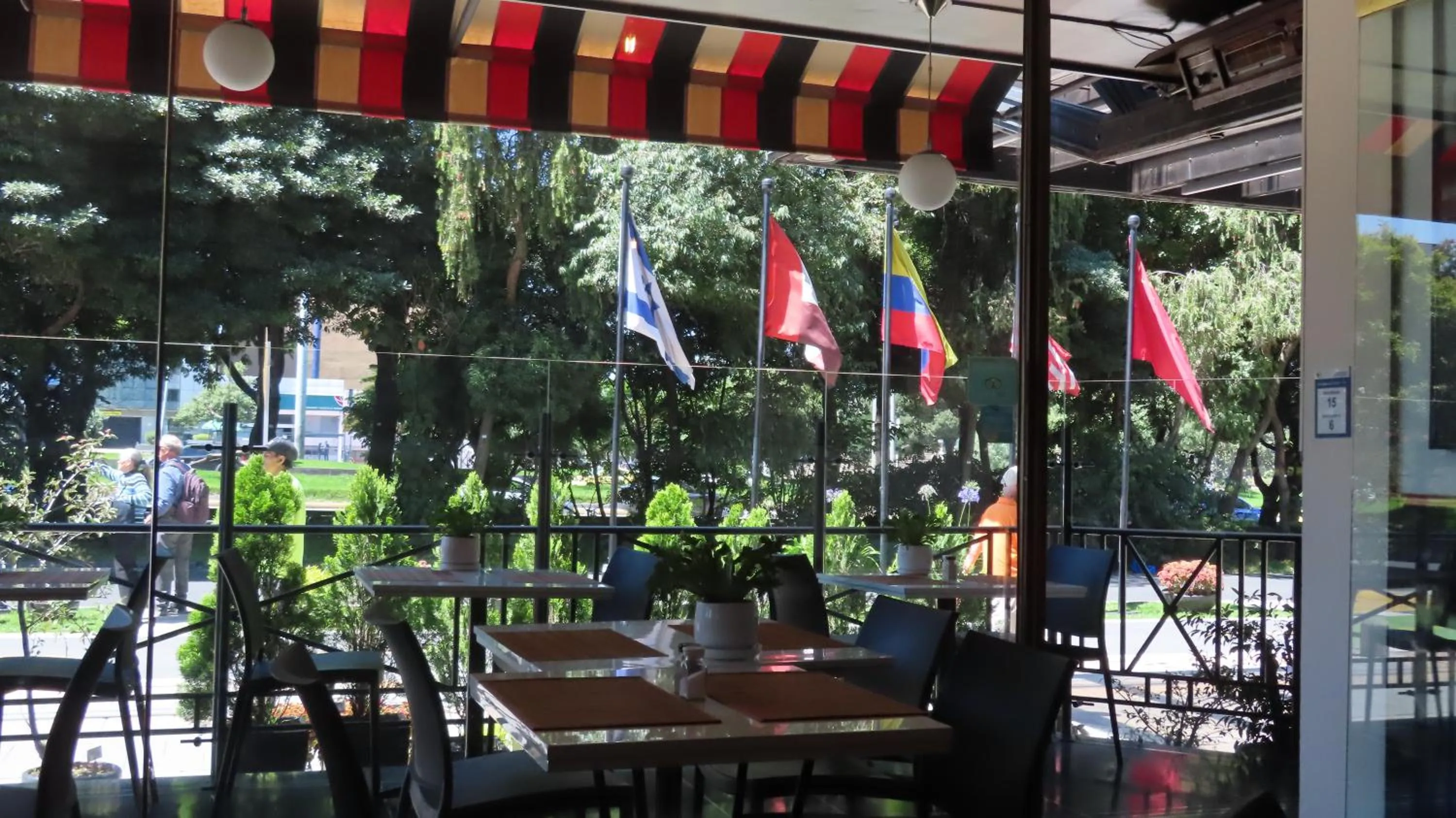 Restaurant/places to eat in Lancaster House