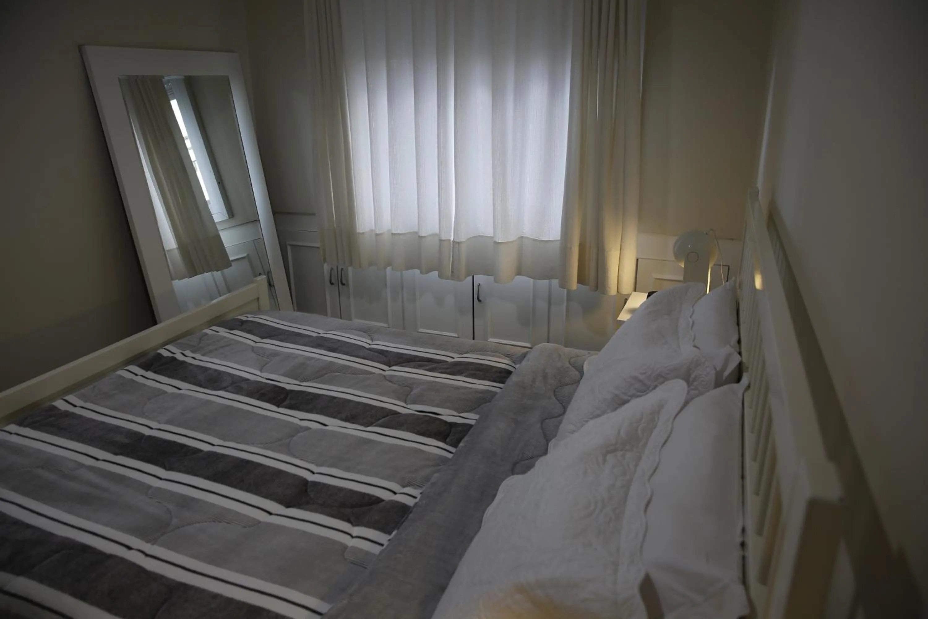 Apartamento central, novo e com garagem em Curitiba