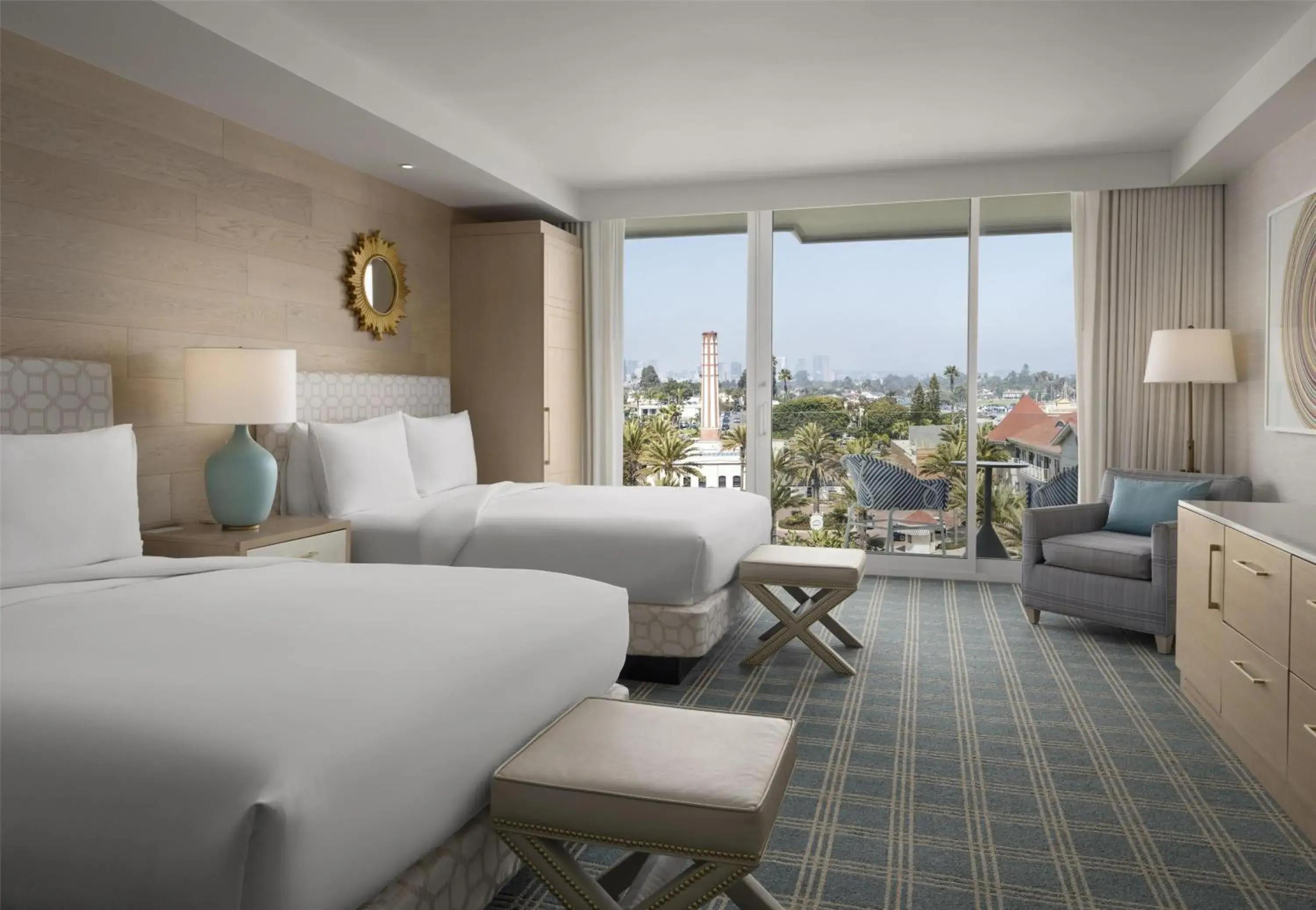 Views 2 Queens Hearing Access in Hotel del Coronado, Curio Collection by Hilton Views 2 Queens Hearing Access in Hotel del Coronado, Curio Collection by Hilton