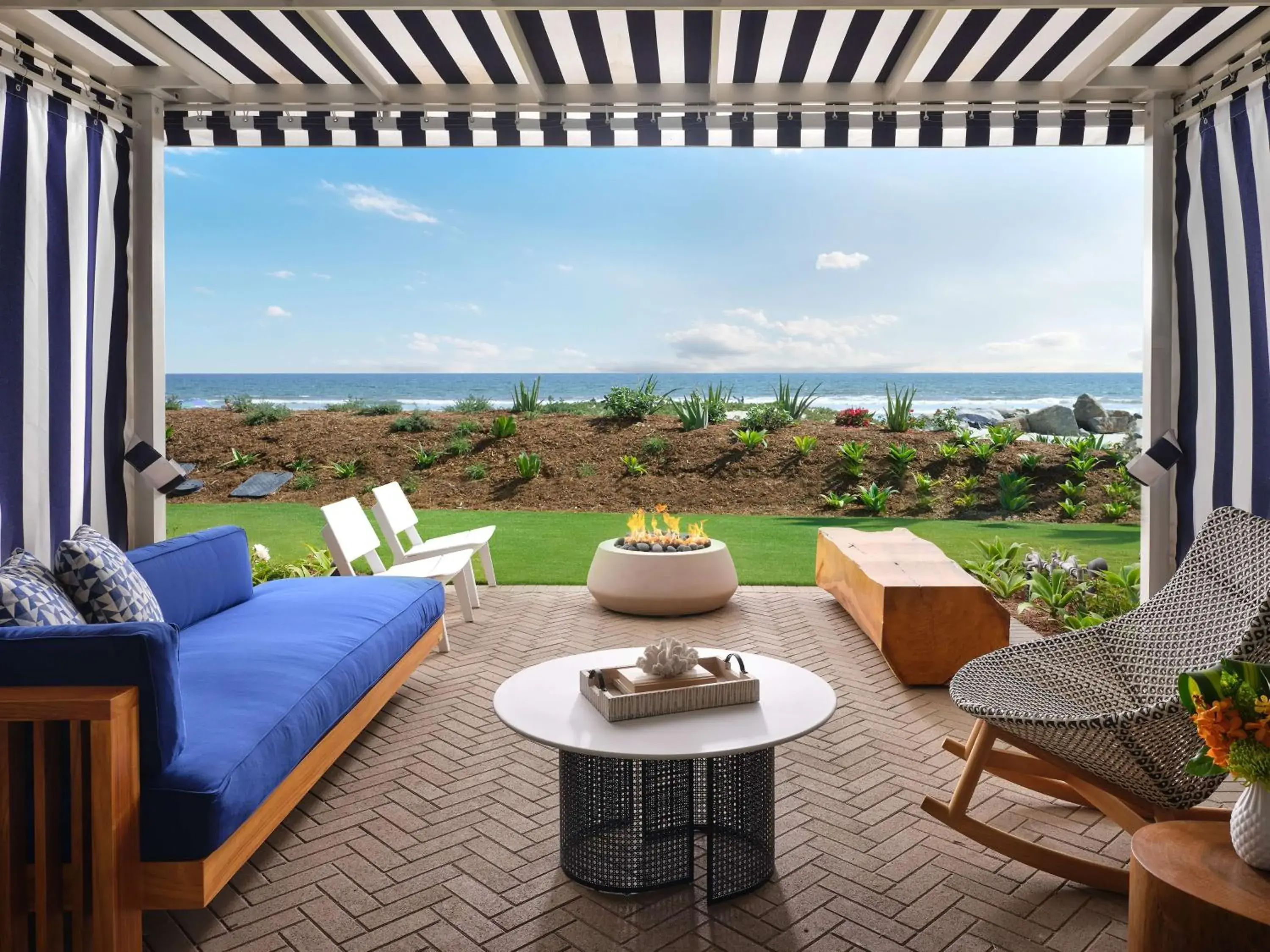 Views Beachside Terrace Fire Pit 1 King in Hotel del Coronado, Curio Collection by Hilton Views Beachside Terrace Fire Pit 1 King in Hotel del Coronado, Curio Collection by Hilton