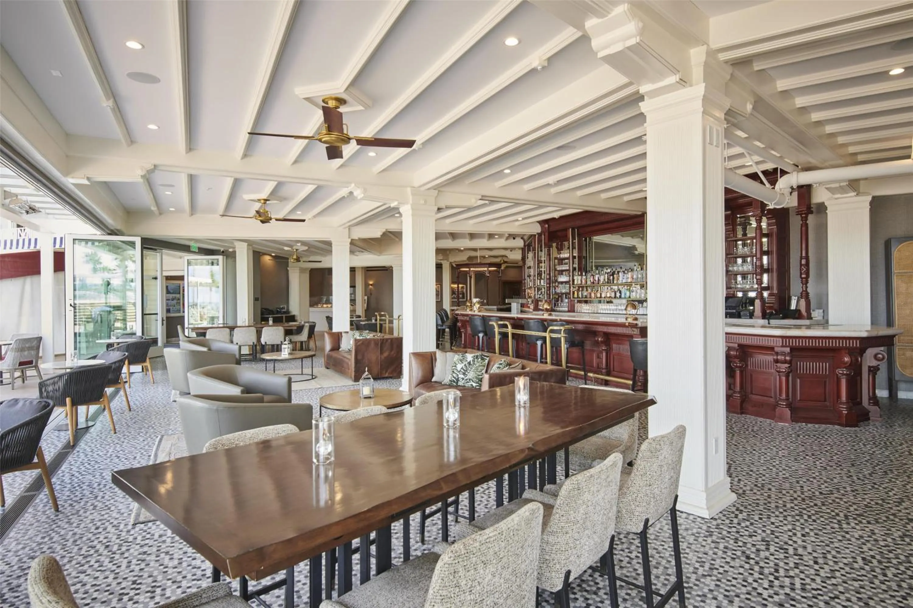 Lounge or bar in Hotel del Coronado, Curio Collection by Hilton