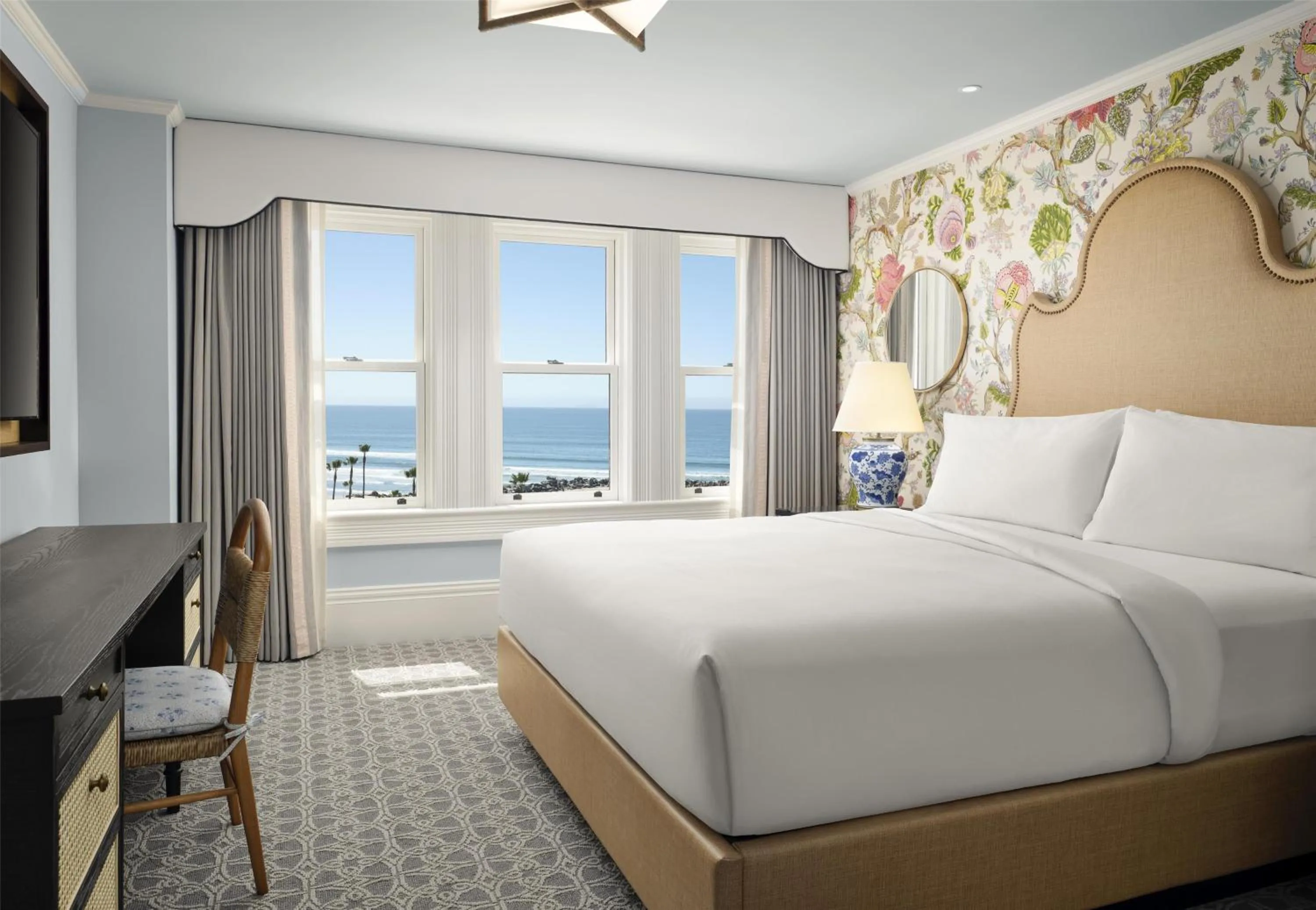 Bedroom, Bed in Hotel del Coronado, Curio Collection by Hilton
