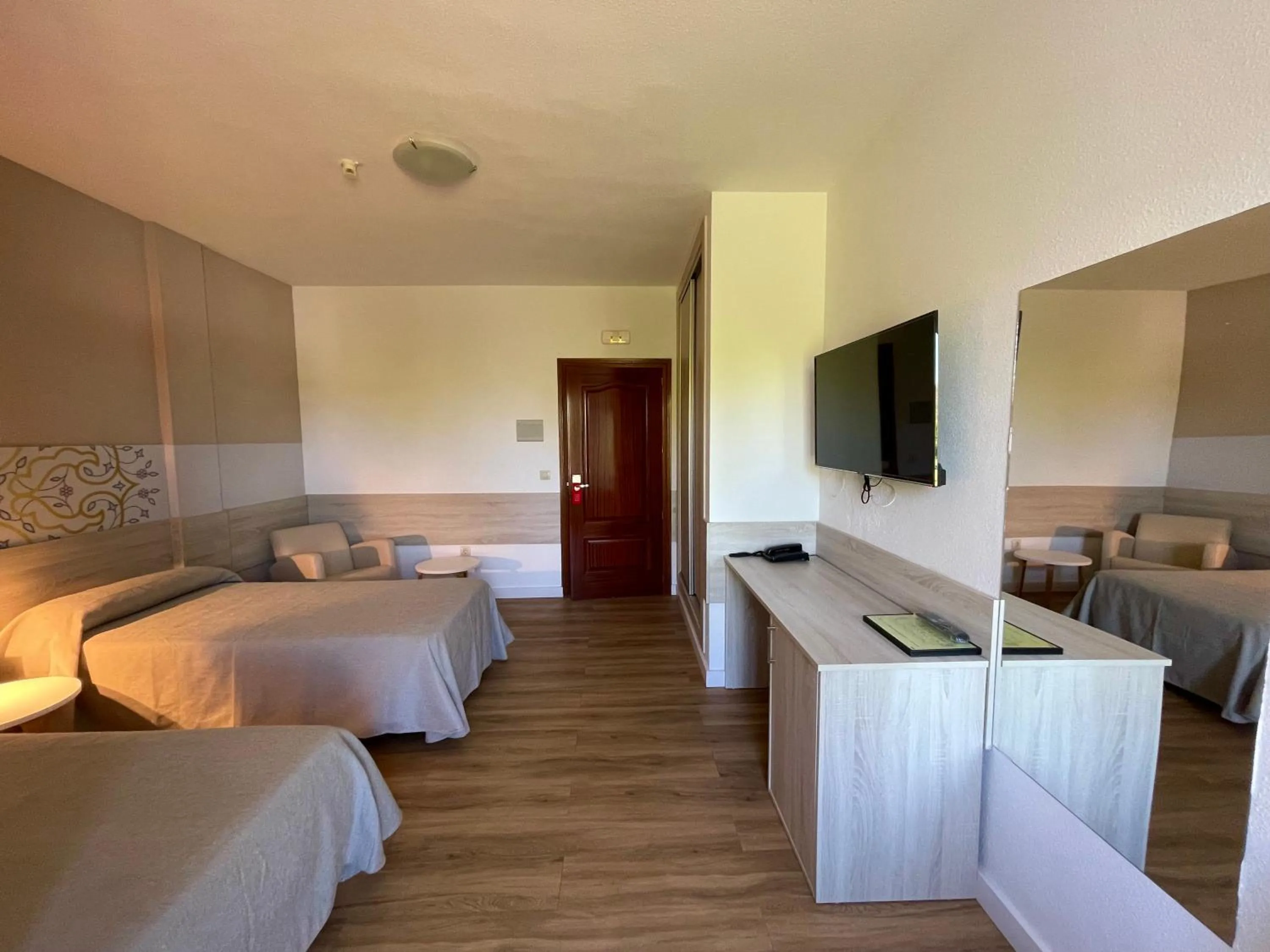 Bedroom in Hotel Balneario Fuentes del Trampal