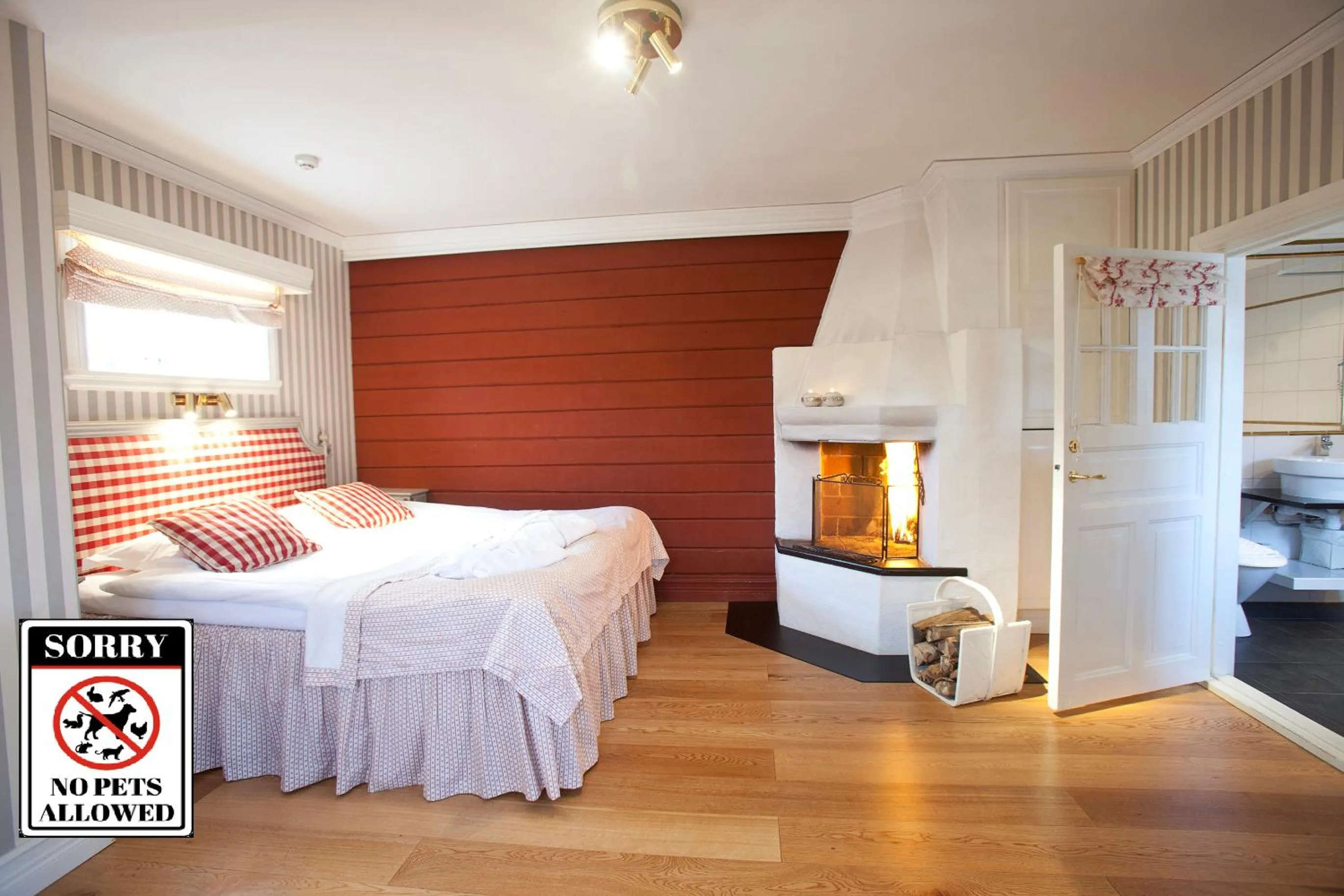 Property building, Bed in Tällbergsgårdens Hotell