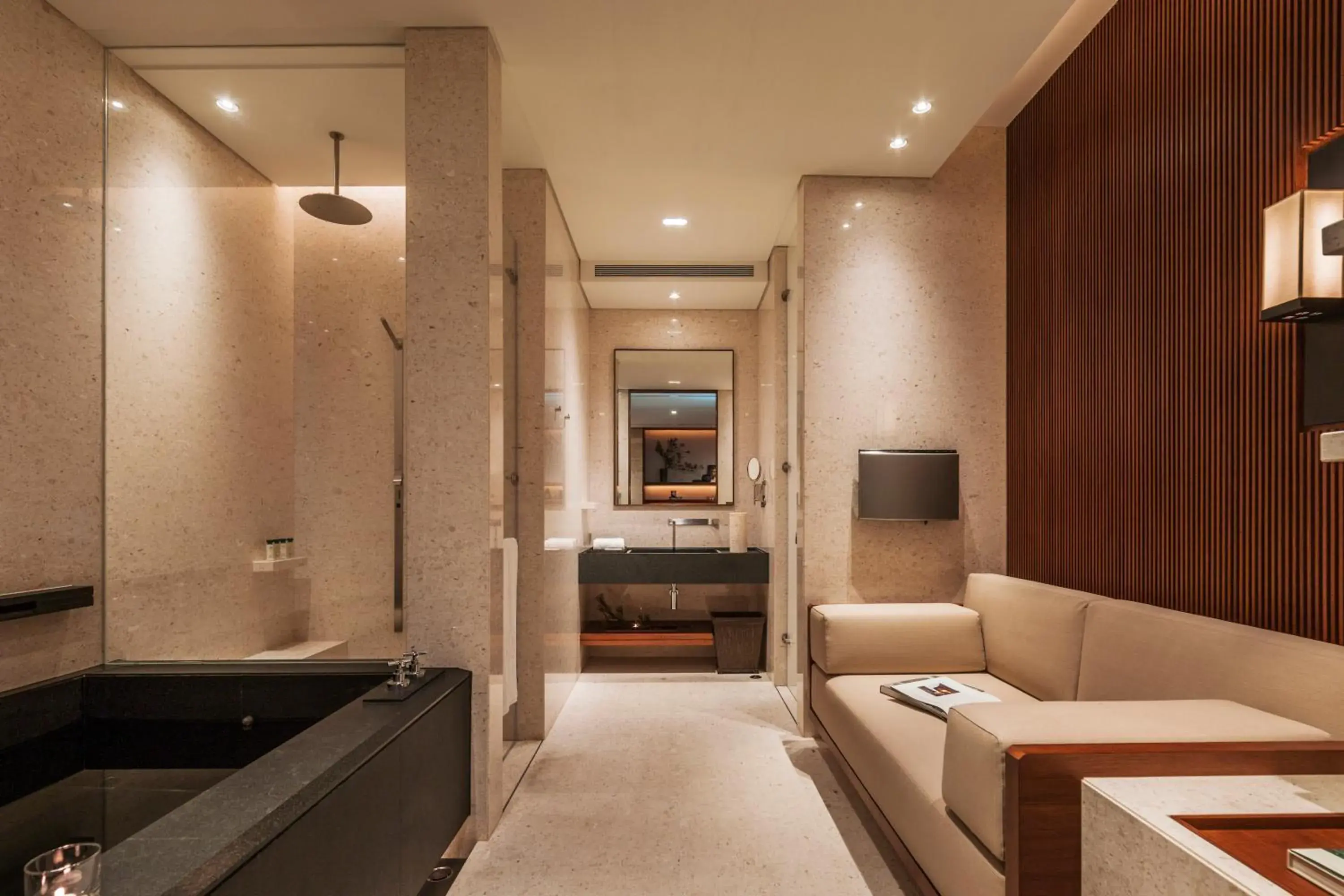 Prestige Suite in Villa 32 (Guests must be 16+) Prestige Suite in Villa 32 (Guests must be 16+)