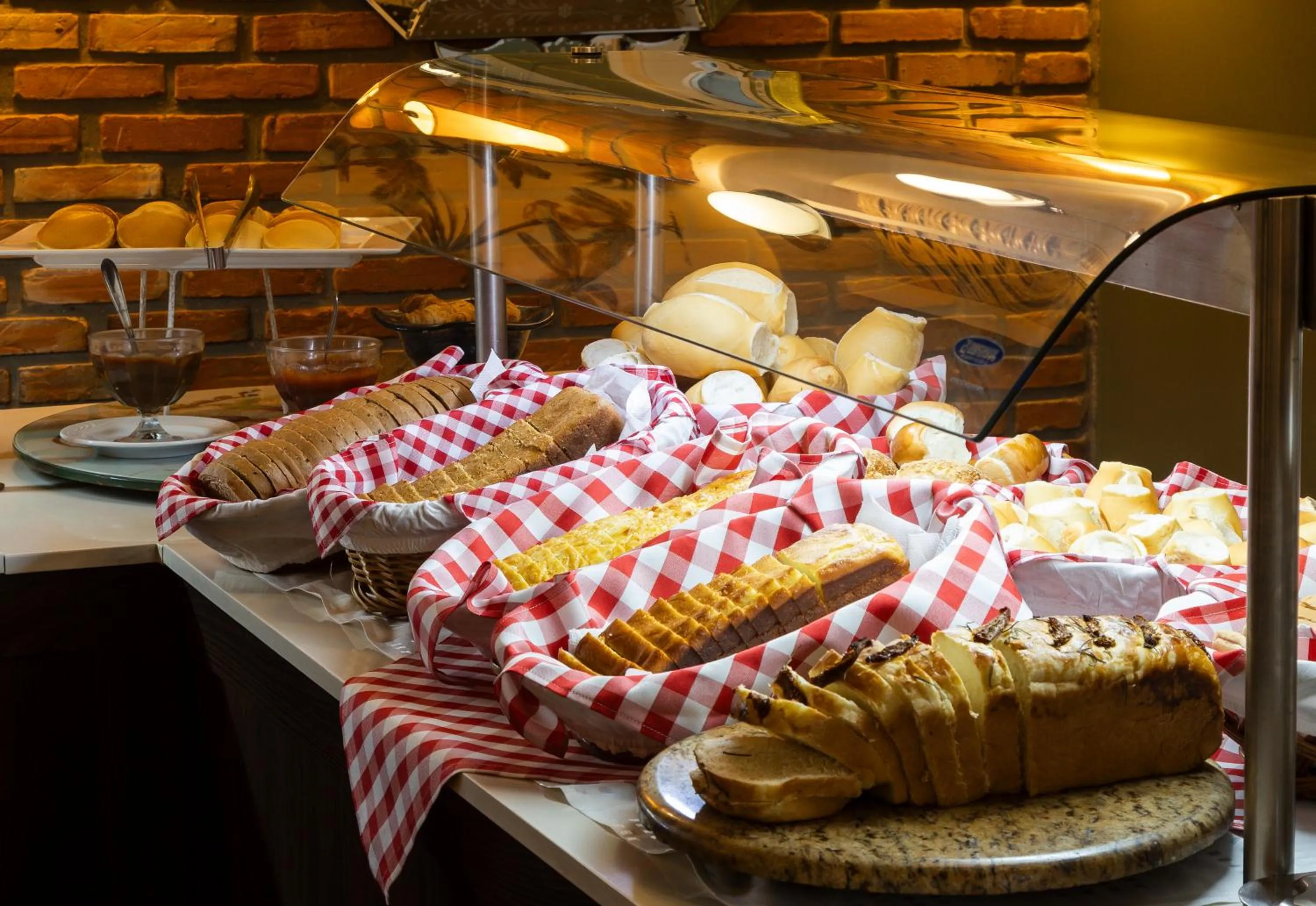 Food and drinks in Porto da Ilha Hotel