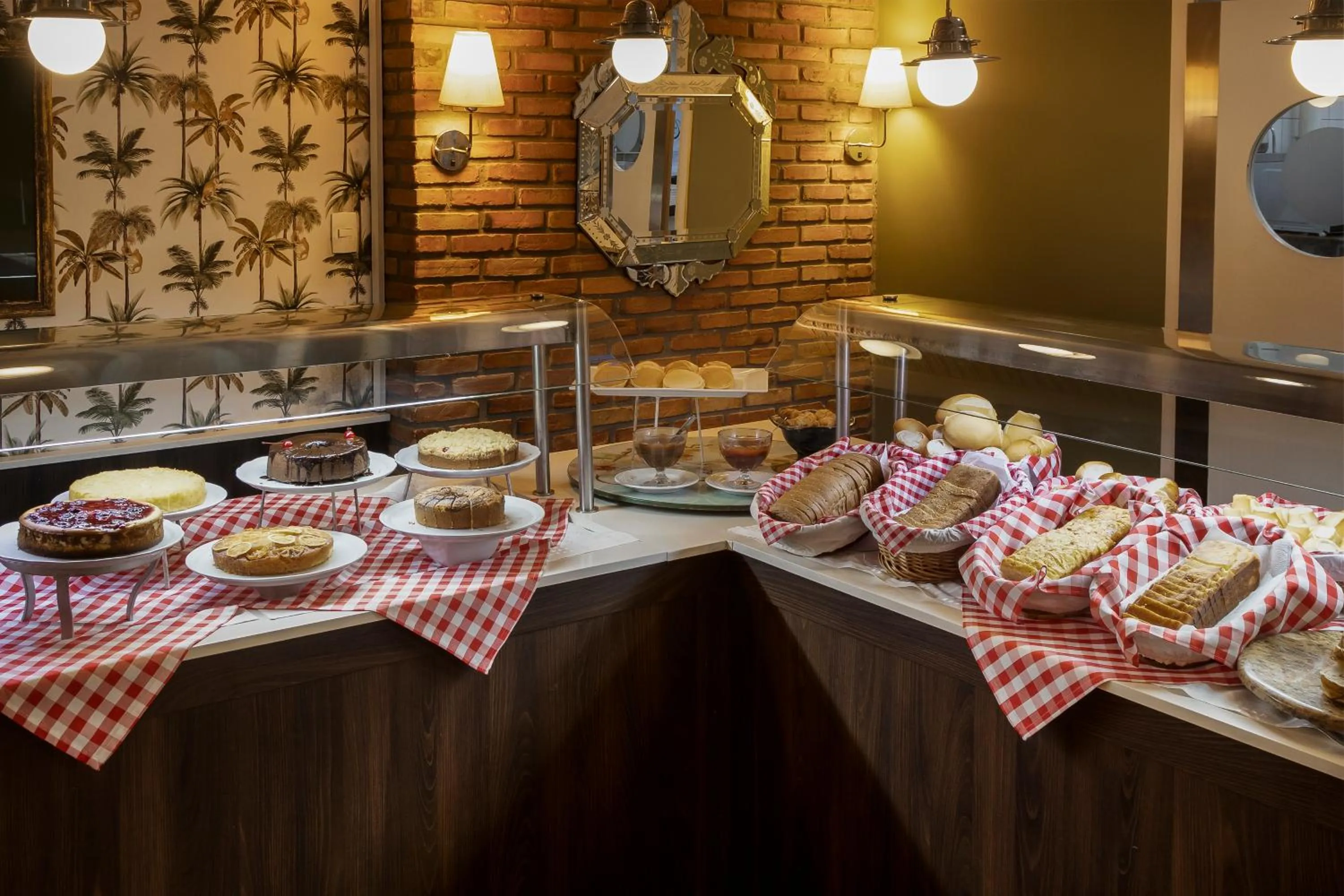 Food and drinks in Porto da Ilha Hotel