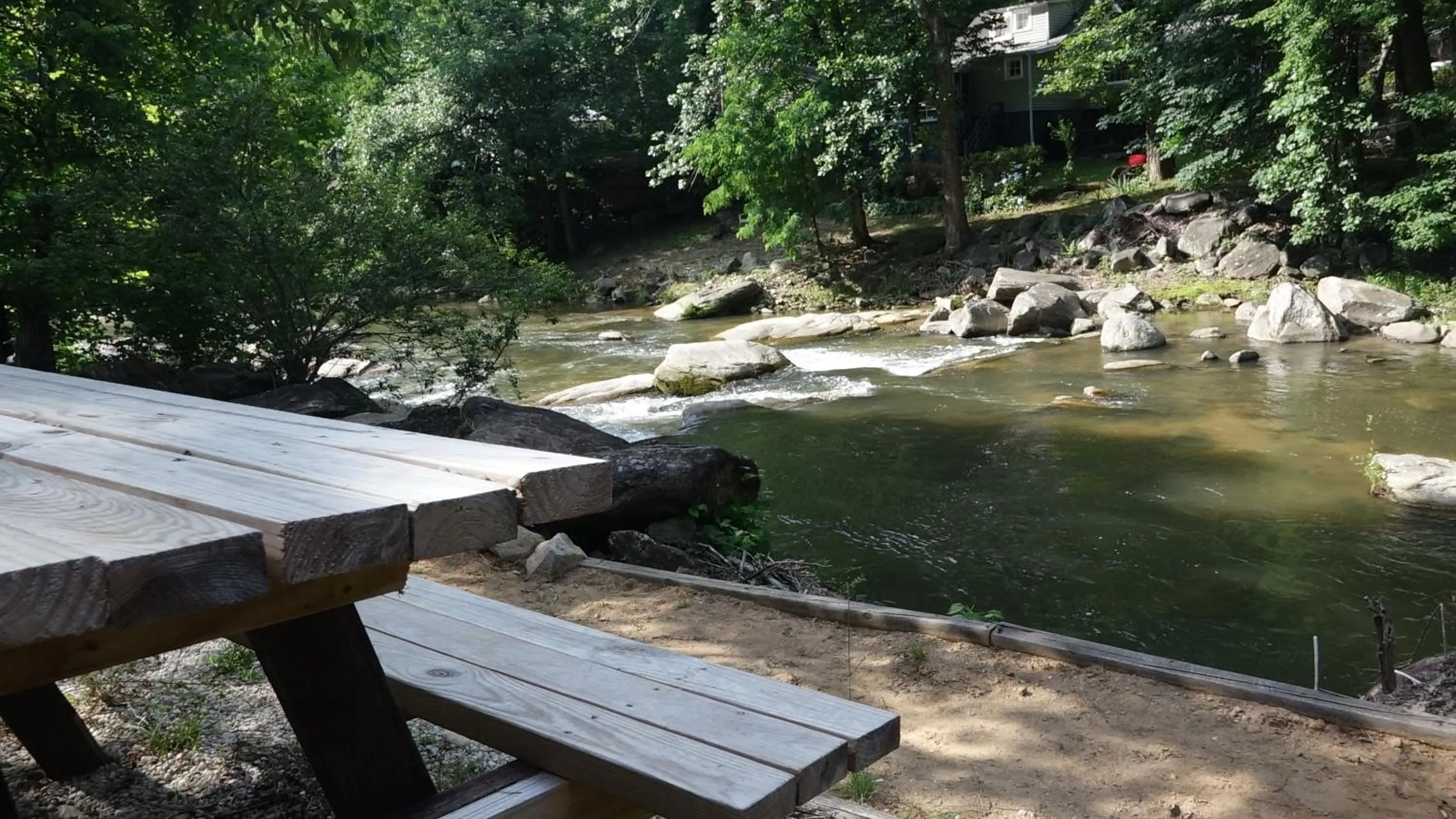 Area and facilities in Riverside Lodge at Chimney Rock