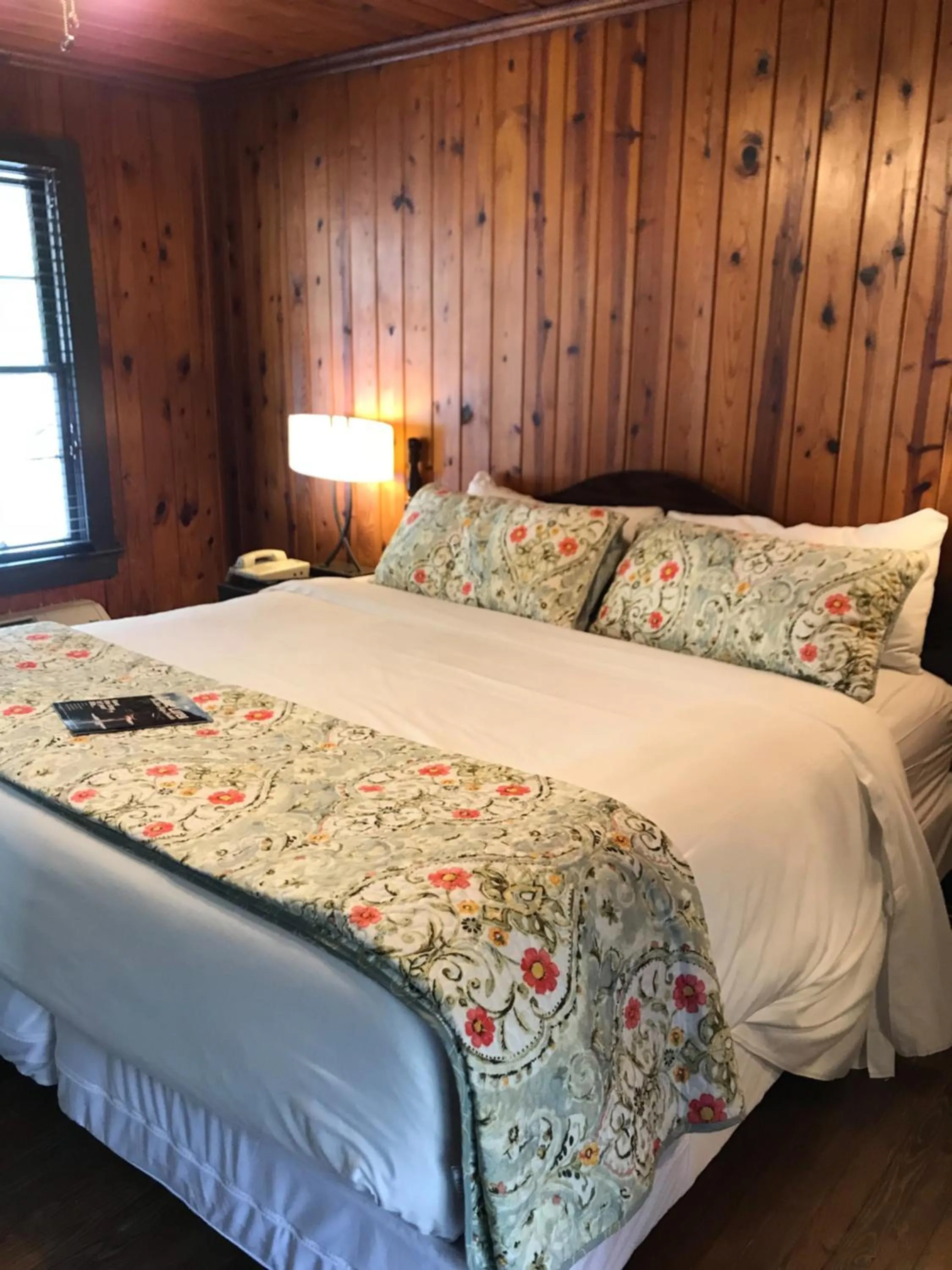 Bedroom, Bed in Riverside Lodge at Chimney Rock