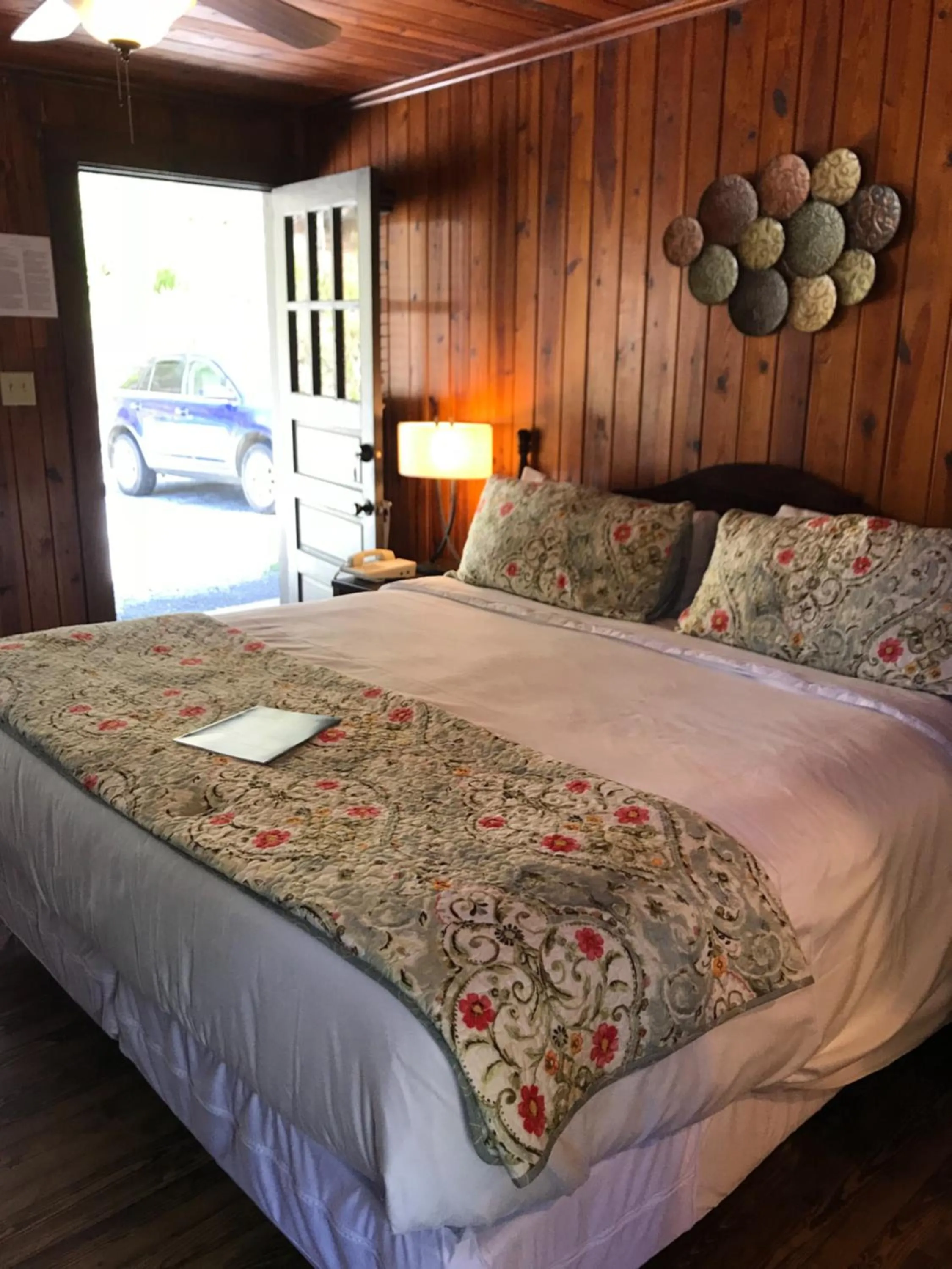 Bedroom, Bed in Riverside Lodge at Chimney Rock