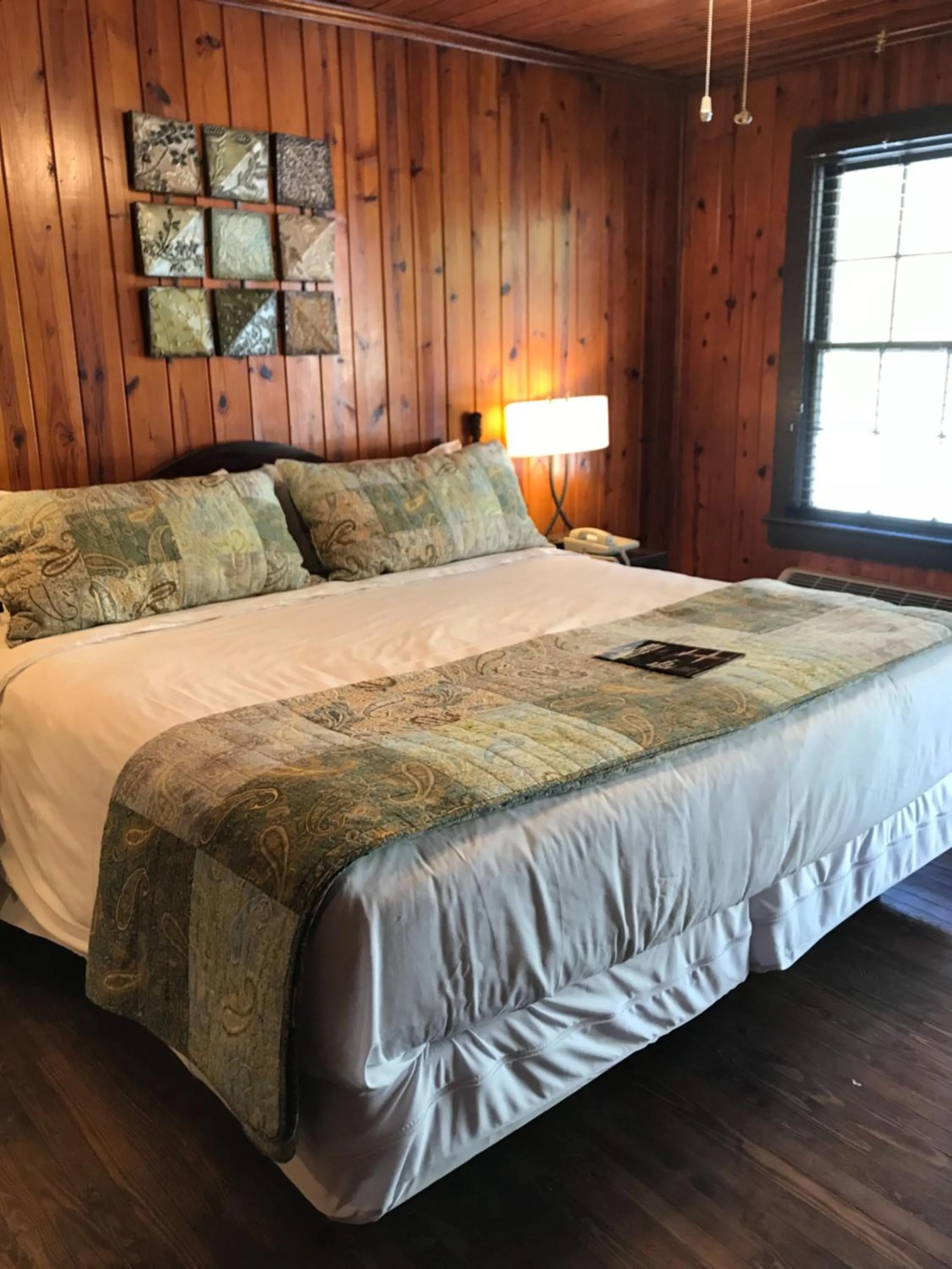 Bedroom, Bed in Riverside Lodge at Chimney Rock
