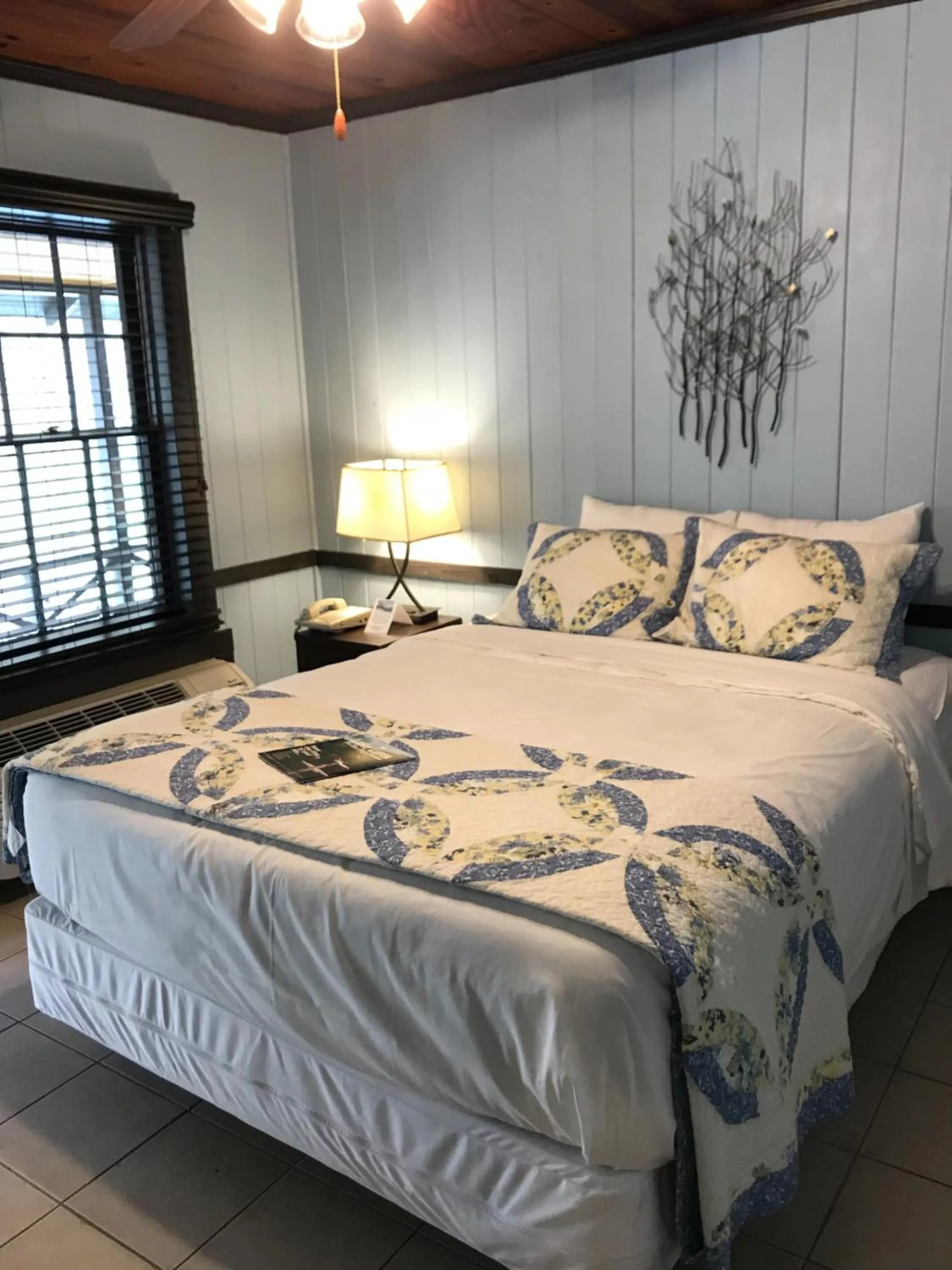 Bedroom, Bed in Riverside Lodge at Chimney Rock