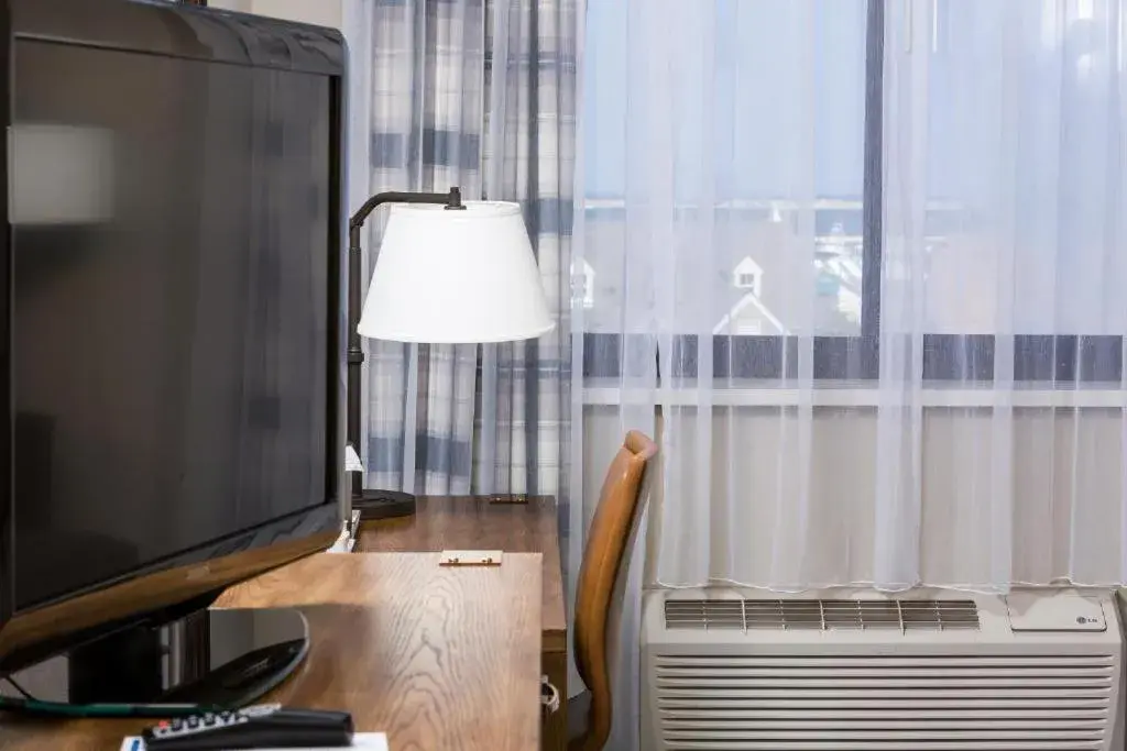 Standard Two King Room - Balcony in Hotel 1620 Plymouth Harbor Standard Two King Room - Balcony in Hotel 1620 Plymouth Harbor