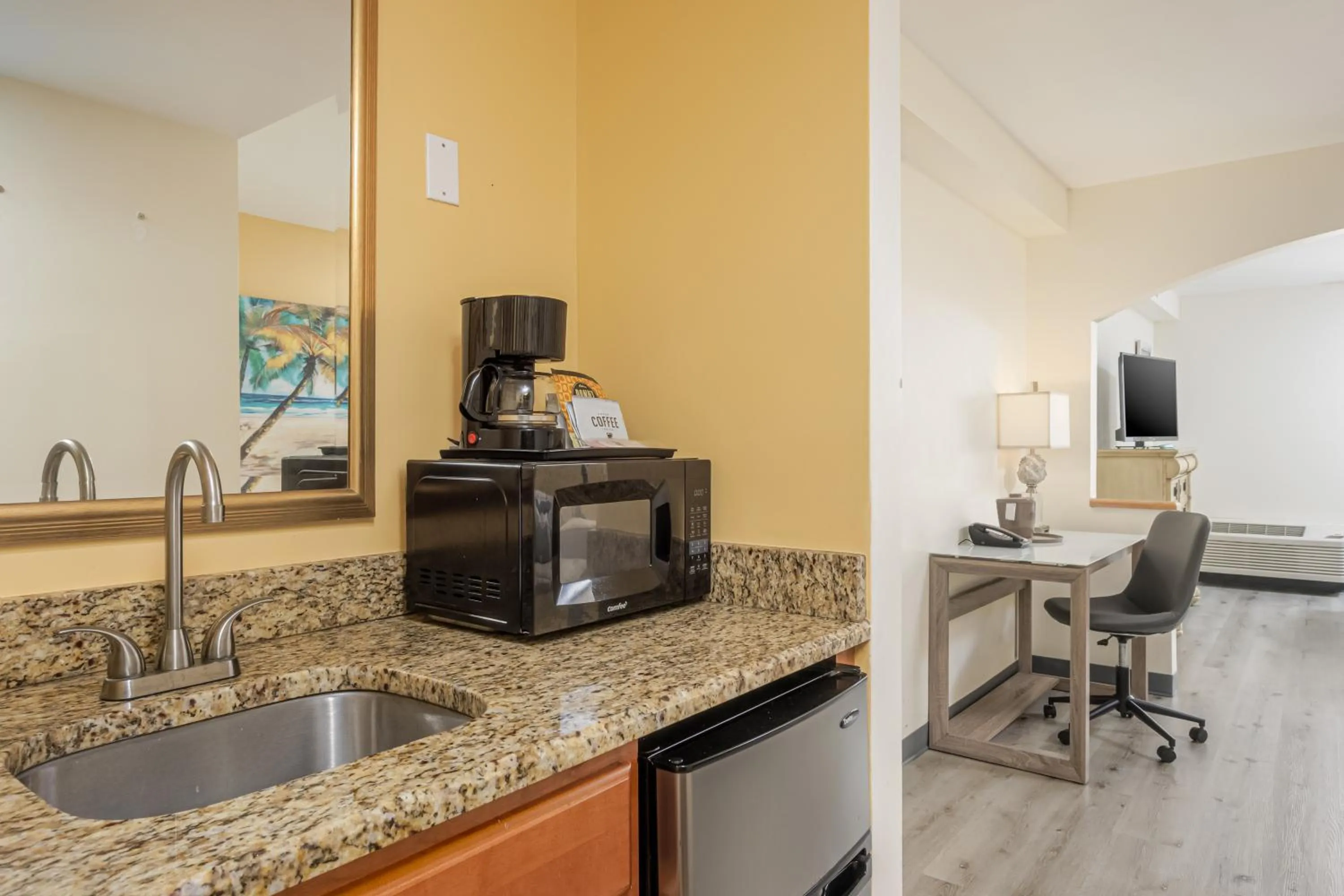 Kitchen or kitchenette in Hutchinson Island Hotel
