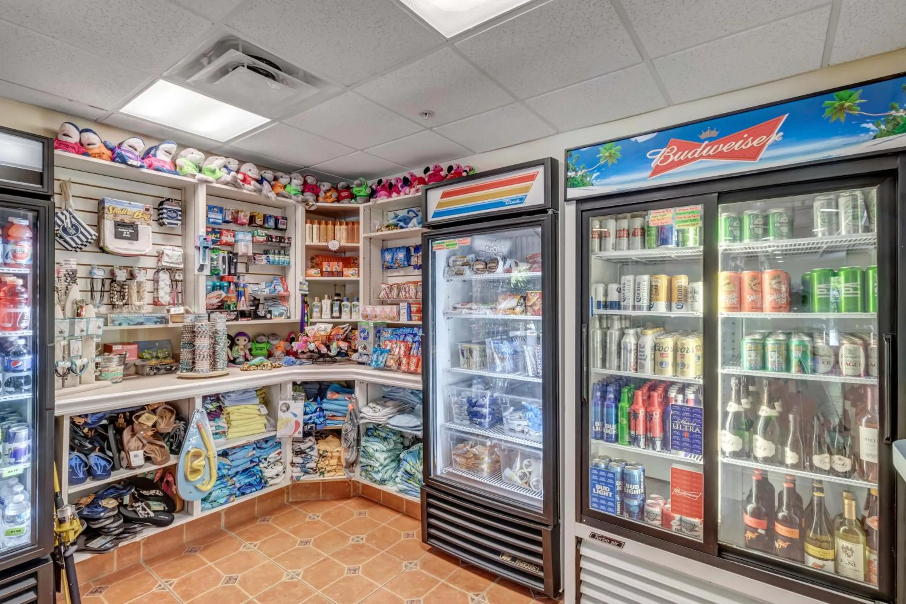 On-site shops in Hutchinson Island Hotel