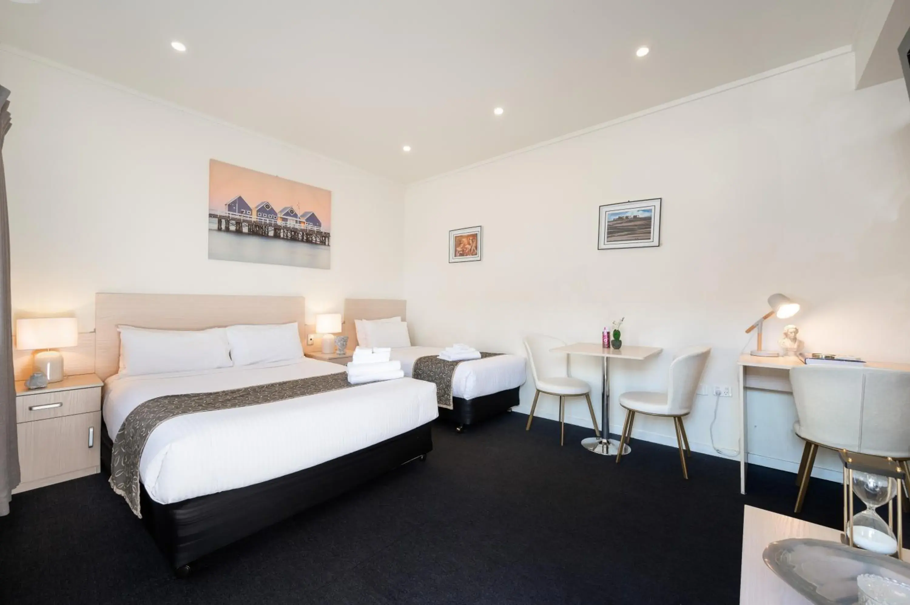 Photo of the whole room, Bed in Adelaide Granada Motor Inn Photo of the whole room, Bed in Adelaide Granada Motor Inn