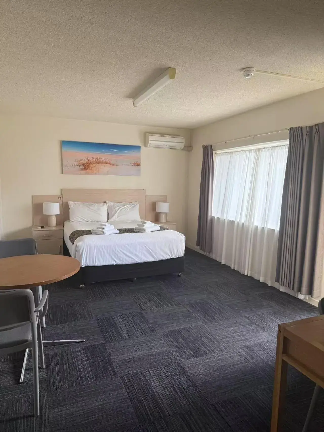 Photo of the whole room, Bed in Adelaide Granada Motor Inn Photo of the whole room, Bed in Adelaide Granada Motor Inn