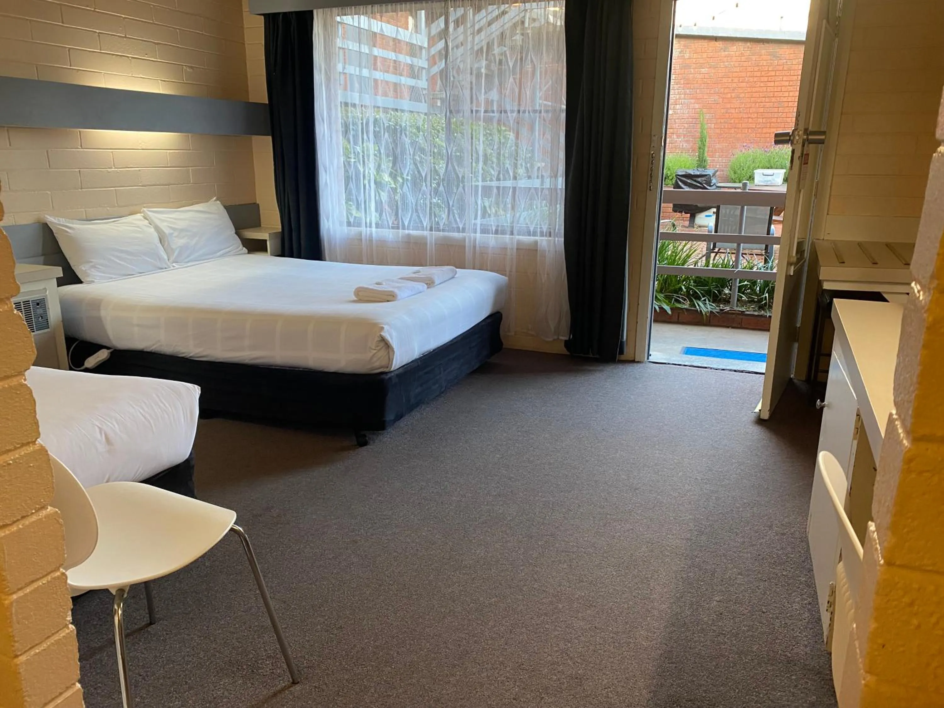 Bed in Mahogany Motel Warrnambool