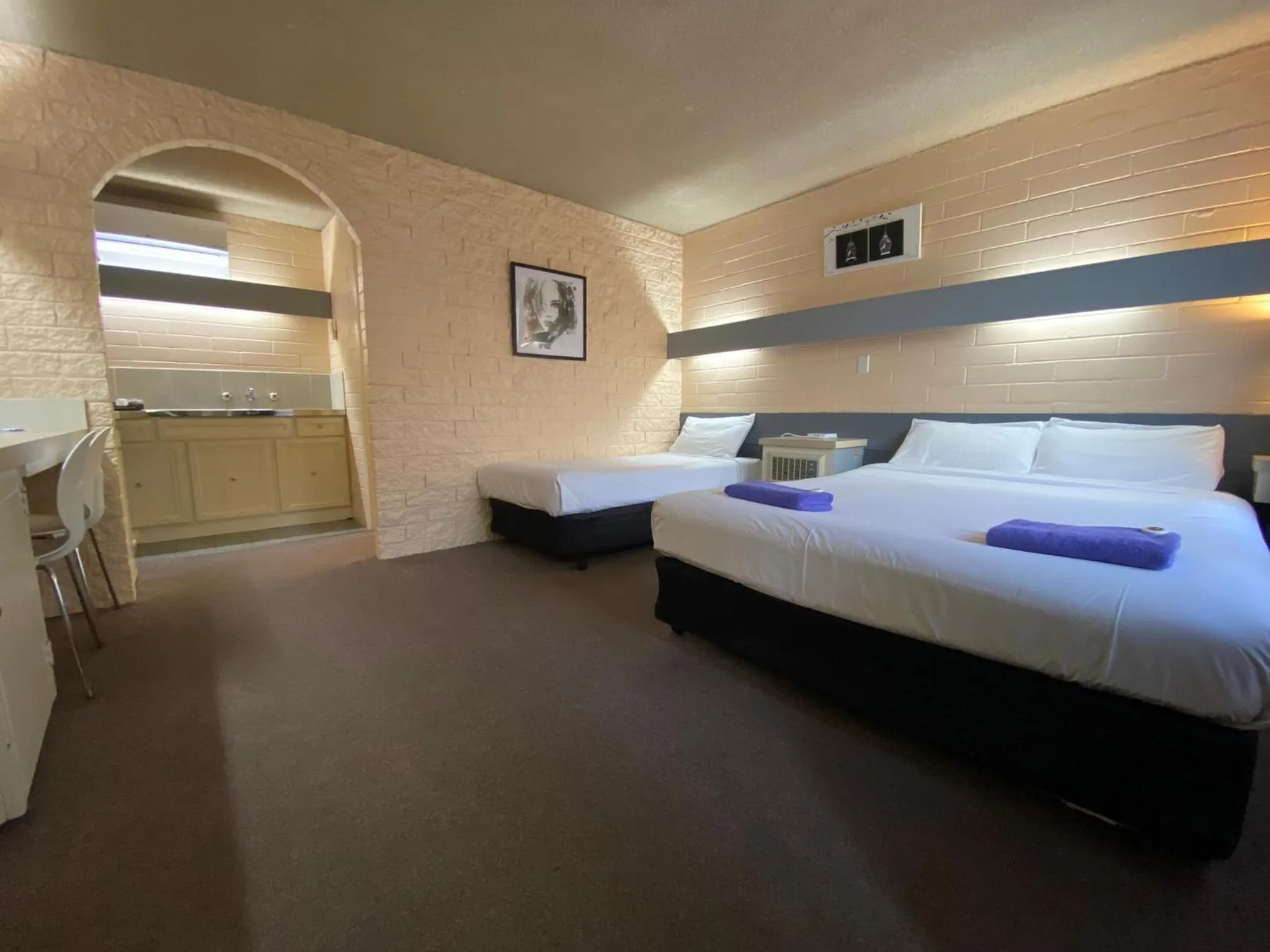 Bed in Mahogany Motel Warrnambool