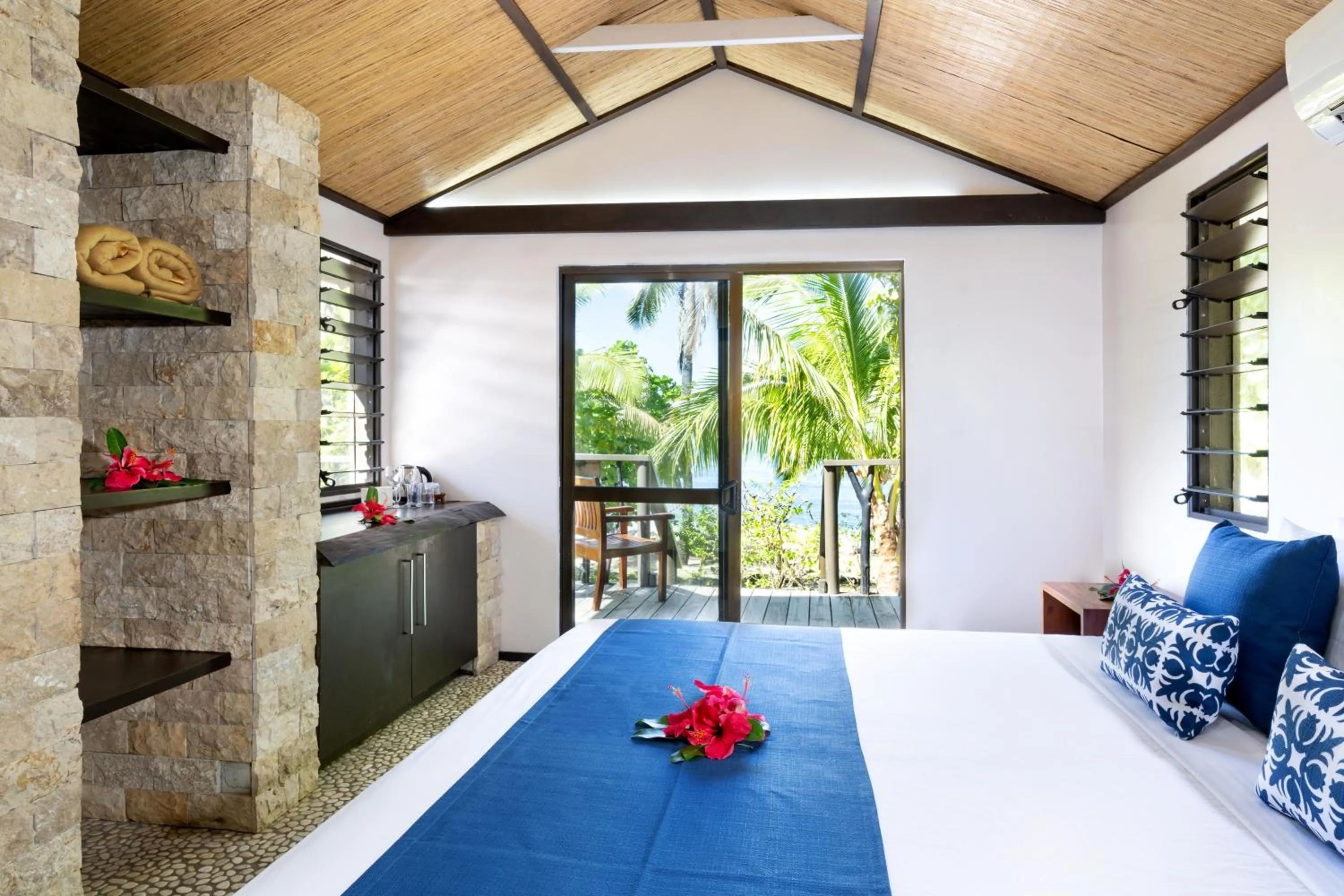 Bed in Mantaray Island Resort